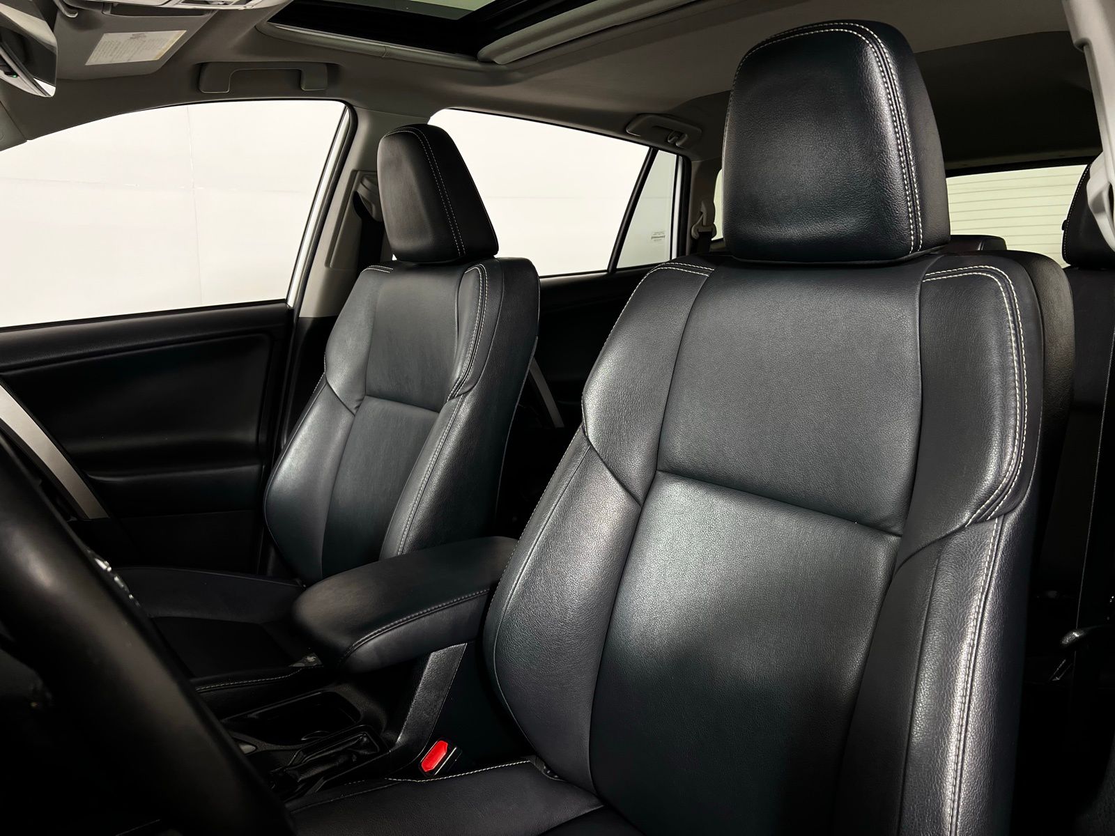 Thumbnail: 2018 Toyota RAV4 - 13