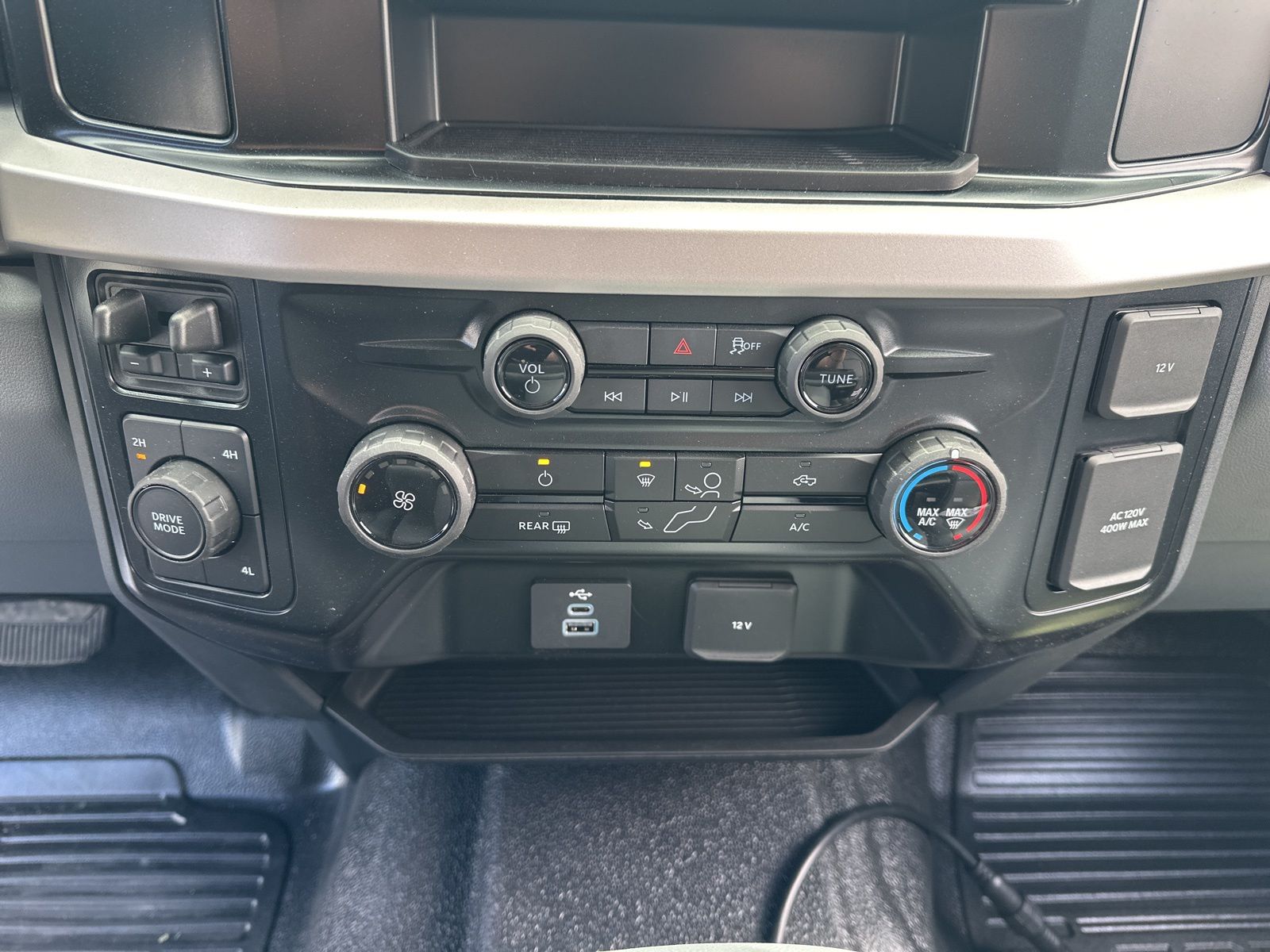 2025 Ford F-350 Super Duty Chassis Cab XL - Photo 13