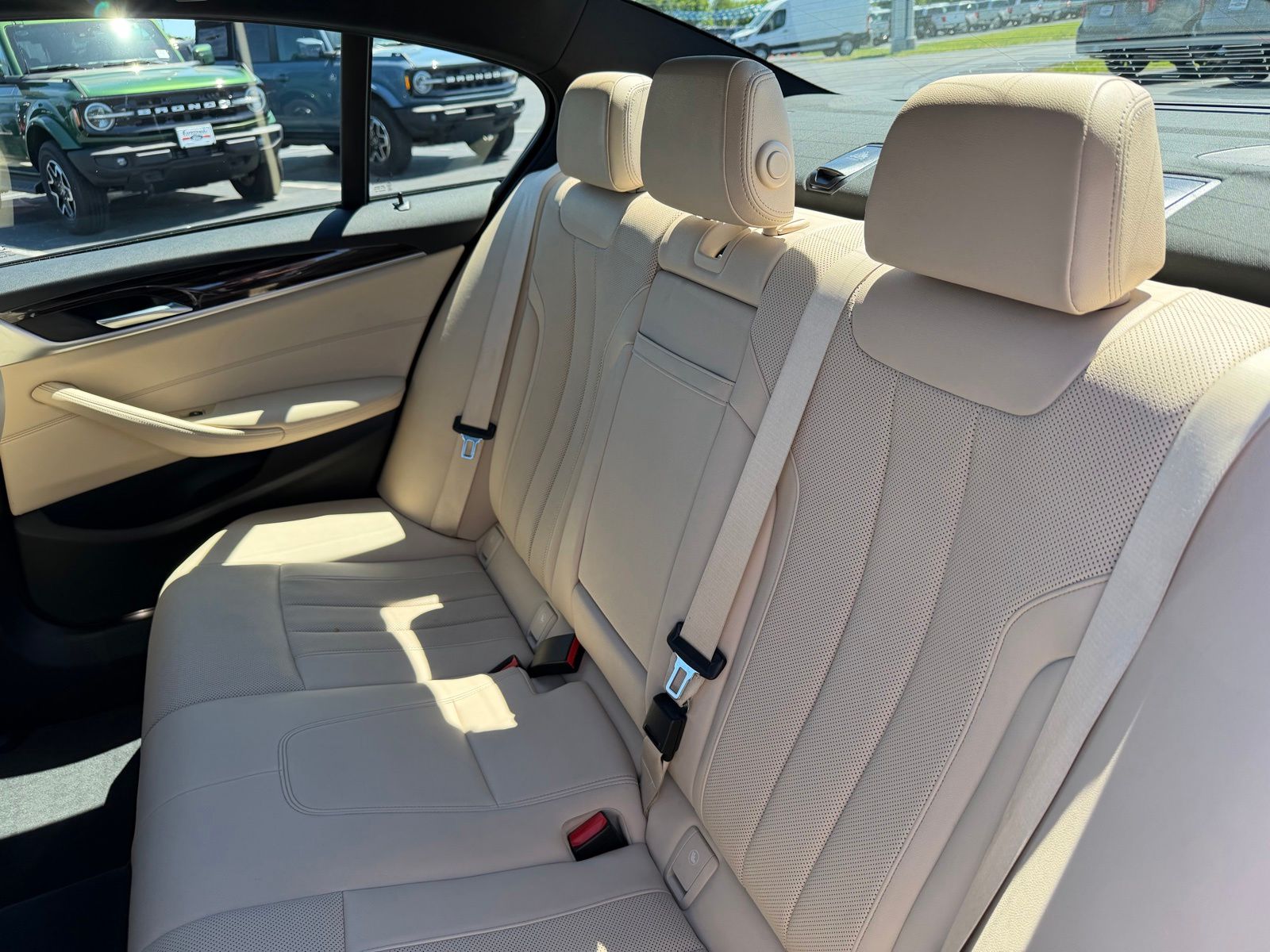 2022 BMW 5 Series image 12