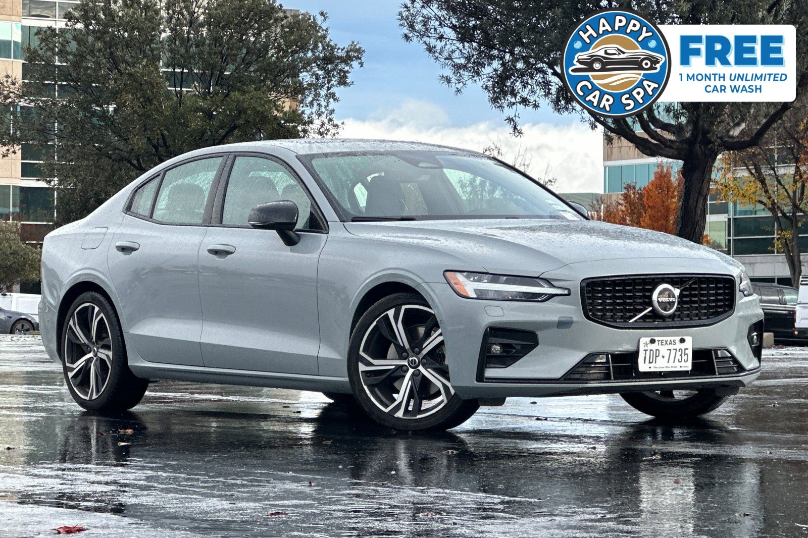 2024 Volvo S60 B5 Plus Dark Theme FWD