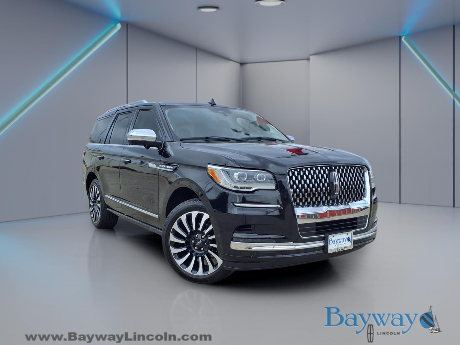 Infinite Black Metallic Clearcoat 2023 Lincoln Navigator Black Label 4WD SUV / Crossover Four-Wheel Drive Automatic
