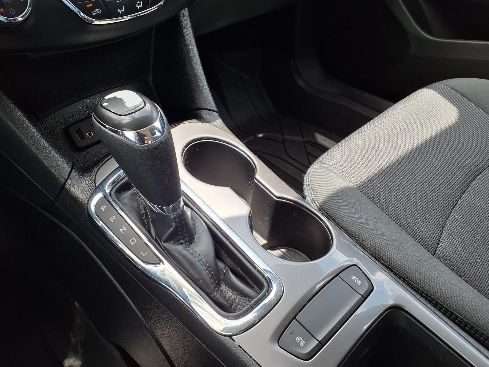 2019 Chevrolet Cruze LT Silver at Community Honda