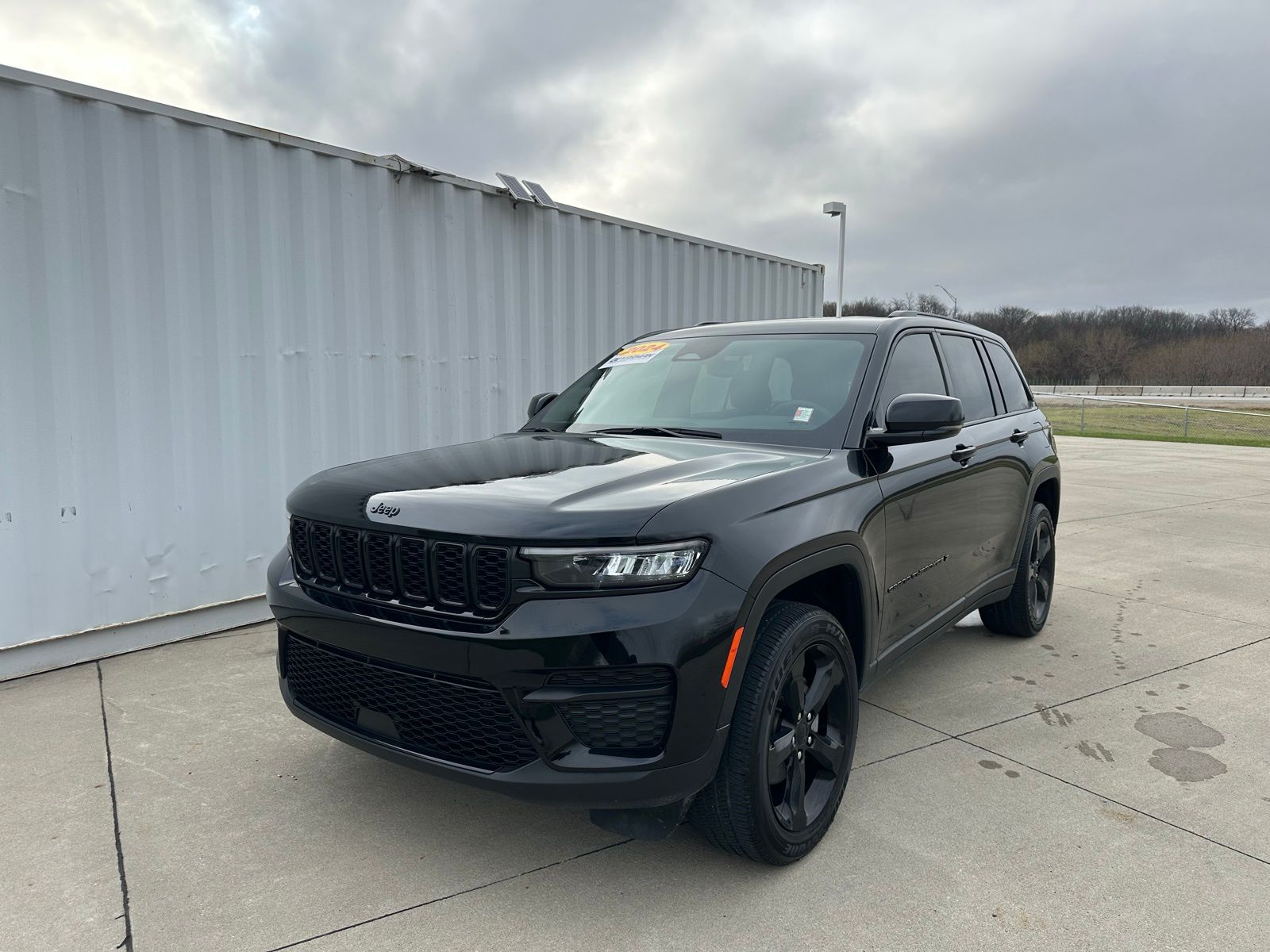 View vehicle photo 3