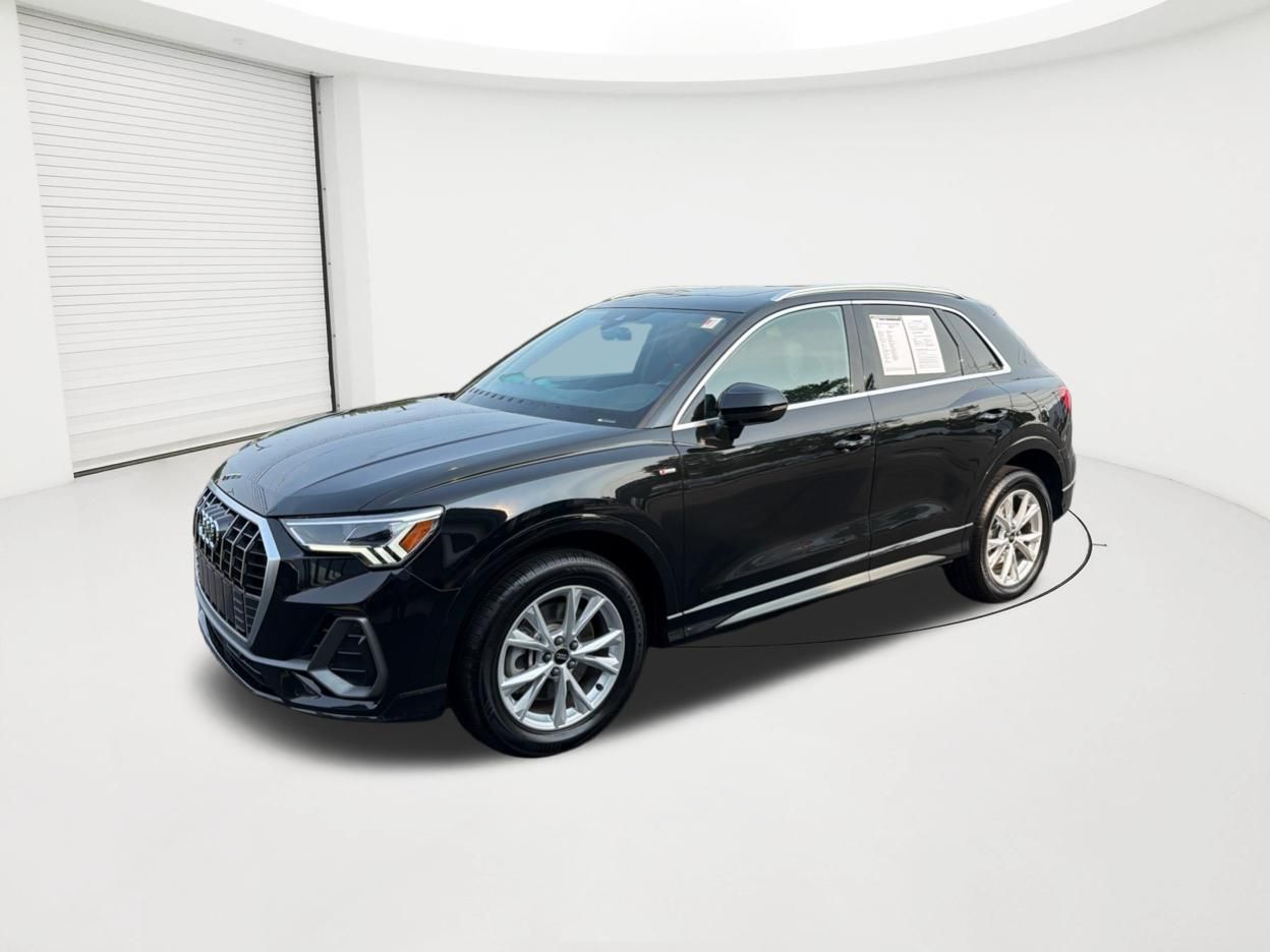 2025 Audi Q3 Negro (Mythos Black Metallic) SUV/Crossover Tracción en las cuatro ruedas 8 velocidades Automática