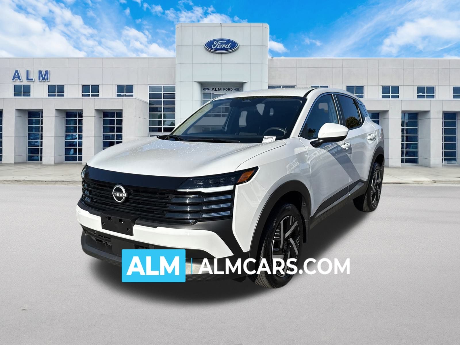 2025 Nissan Kicks SV's photo