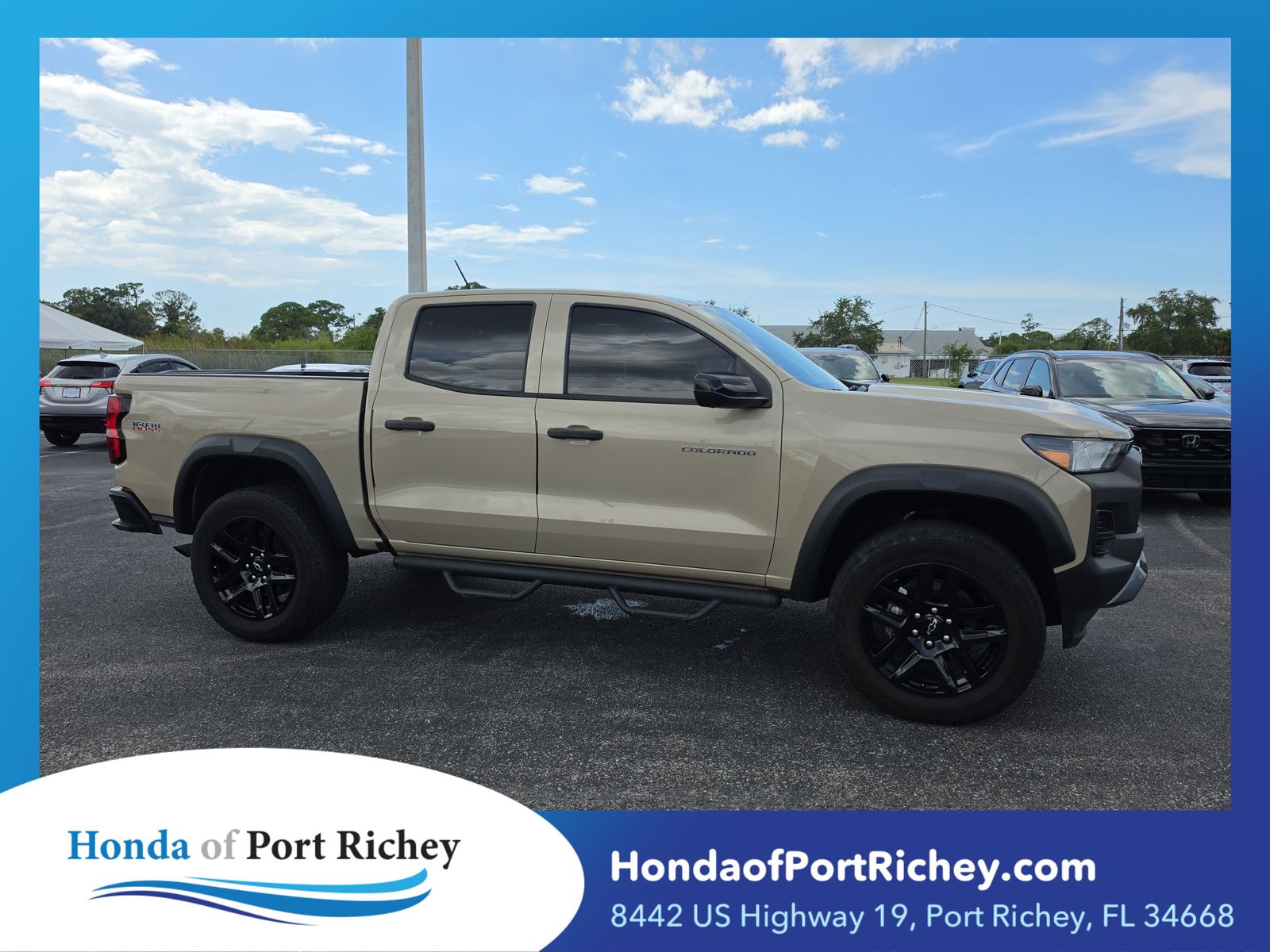 Sand Dune Metallic 2023 Chevrolet Colorado Pickup Truck Four-Wheel Drive 8-Speed Automatic