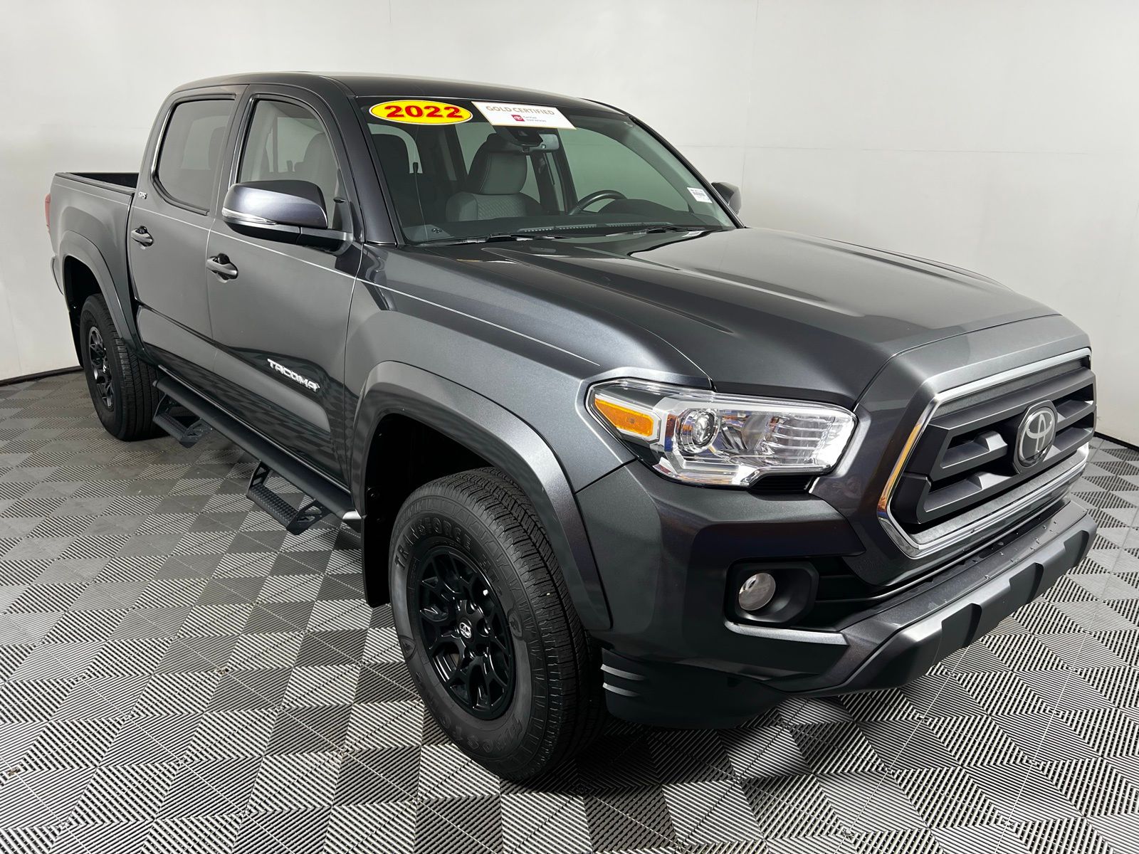 2022 Toyota Tacoma SR5 3