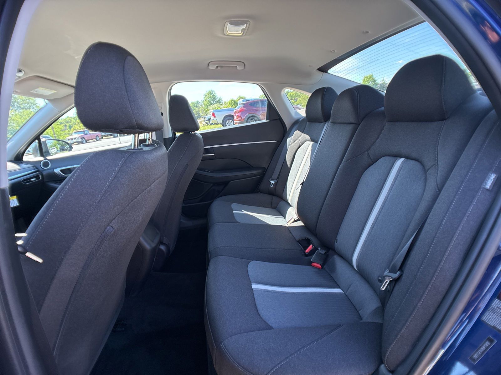 Used 2021 Blue Hyundai SE image 7