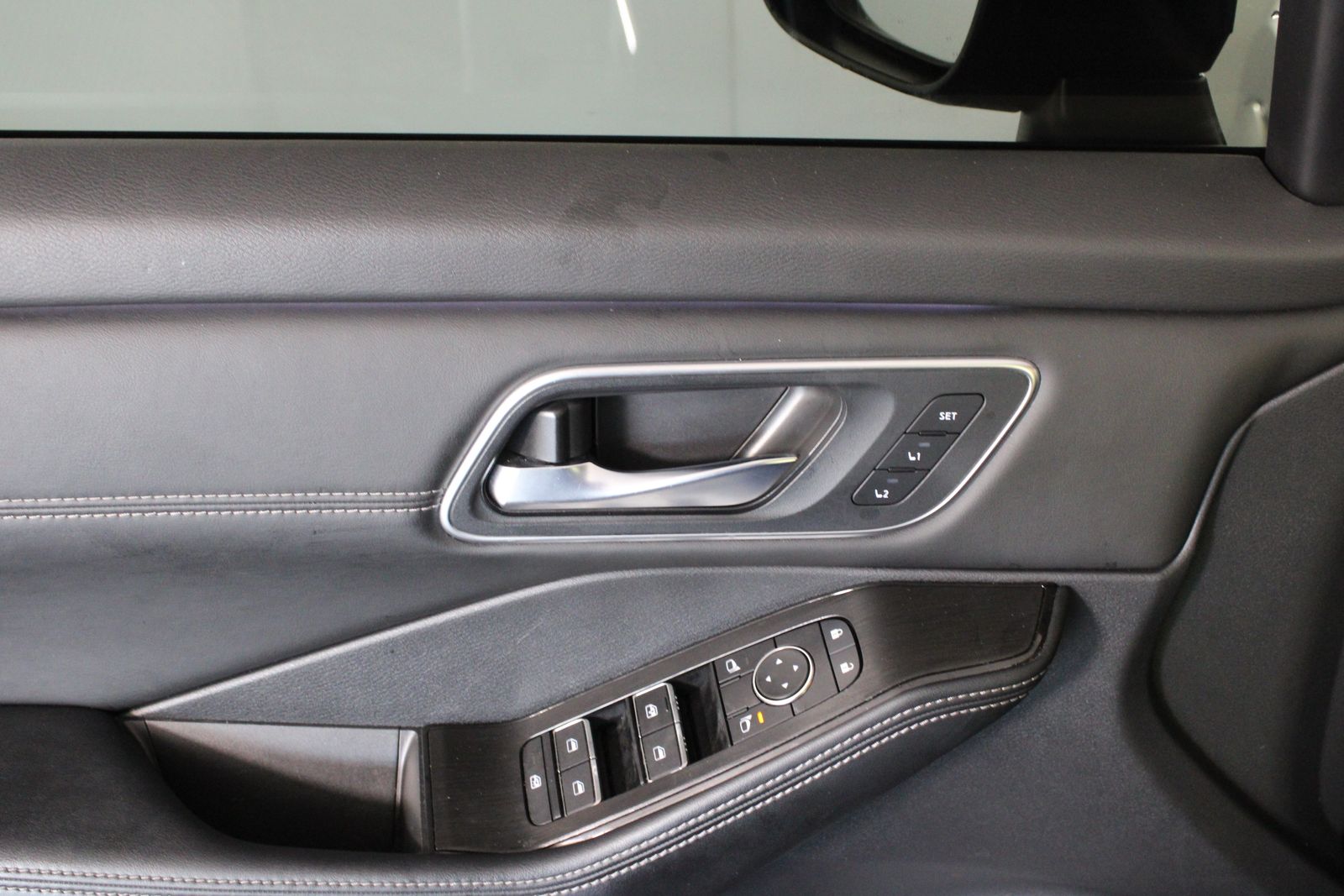 Used 2026 Blue Nissan Platinum image 19