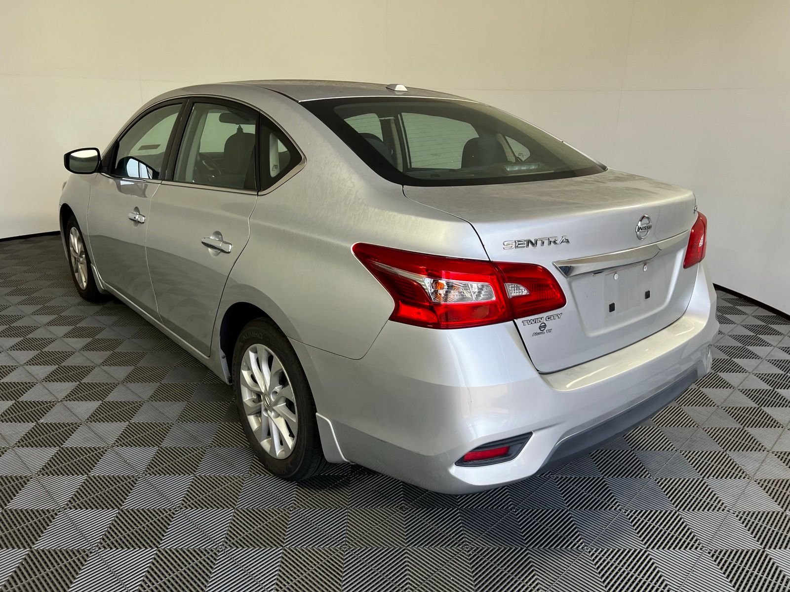 Thumbnail: 2019 Nissan Sentra - 7