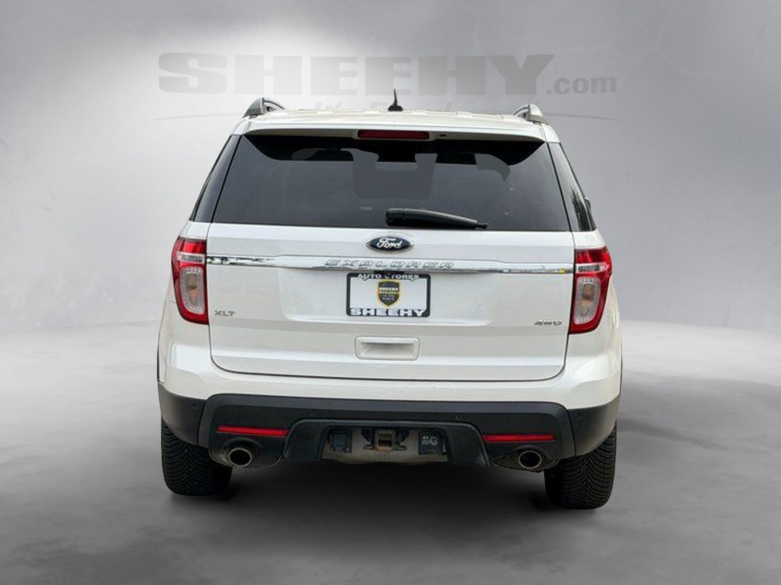 Used 2013 White Platinum Clearcoat Metallic Ford XLT image 13