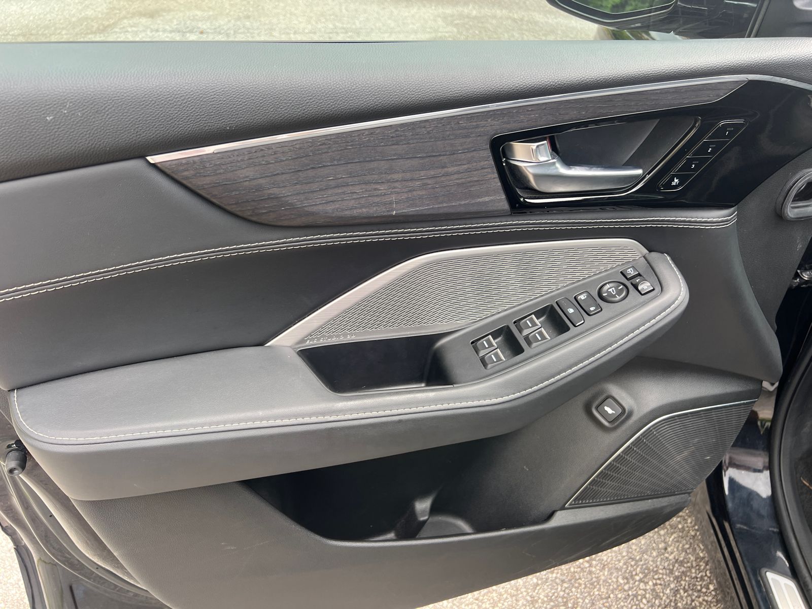 Used 2024 Majestic Black Pearl Acura Advance image 10