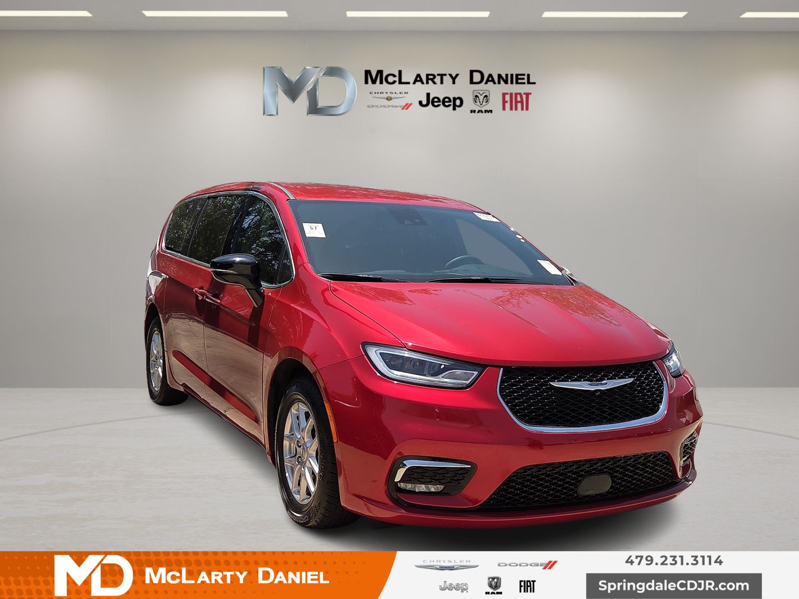 Red Hot Pearlcoat 2025 Chrysler Pacifica Minivan Front-Wheel Drive 9-Speed Automatic