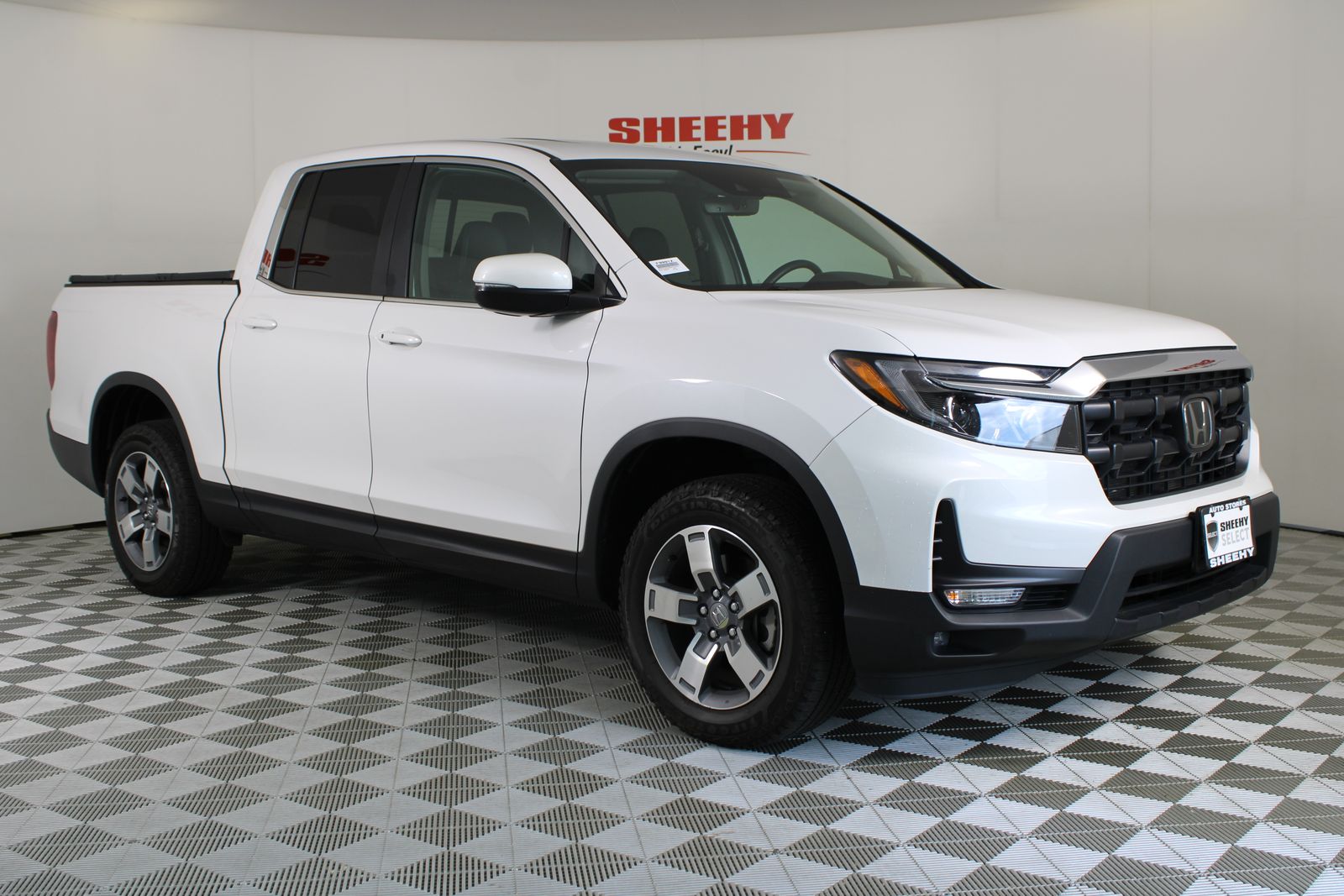 Platinum White Pearl 2024 Honda Ridgeline RTL AWD Pickup Truck All-Wheel Drive 9-Speed Automatic