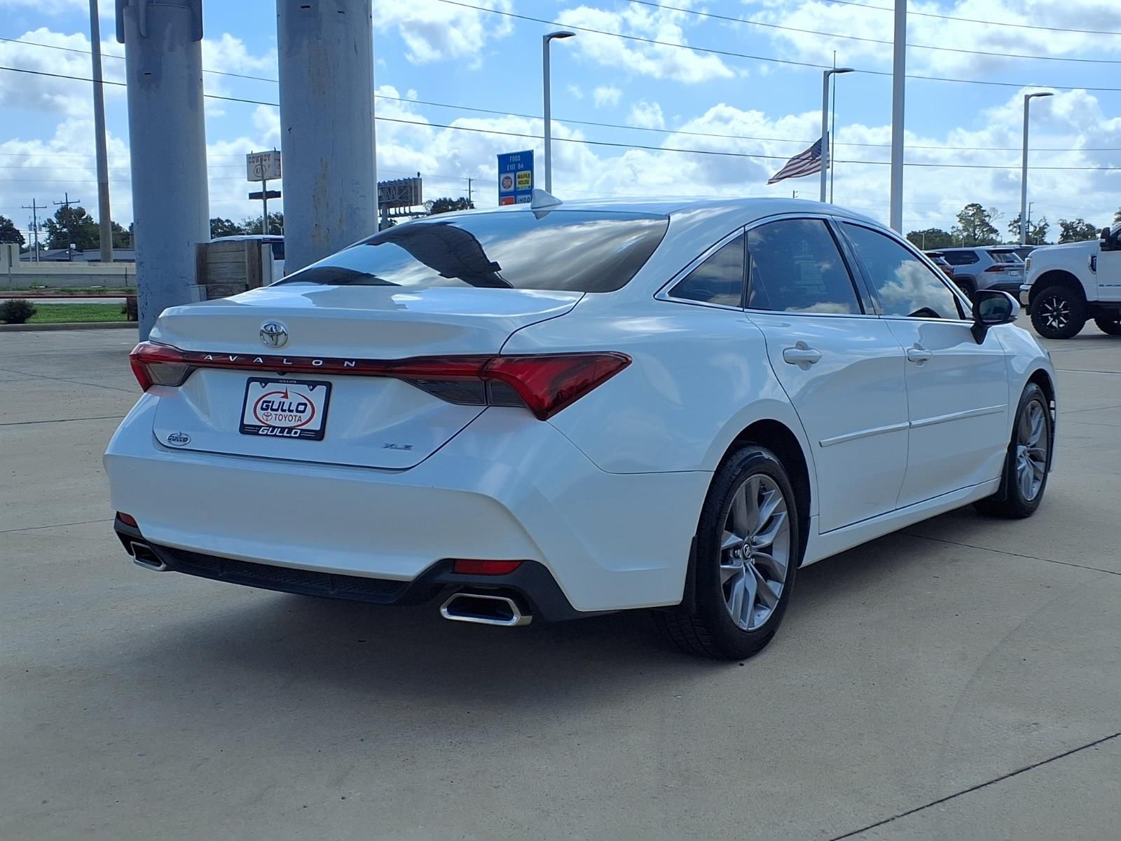 2019 Toyota Avalon XLE Beige at Community Toyota