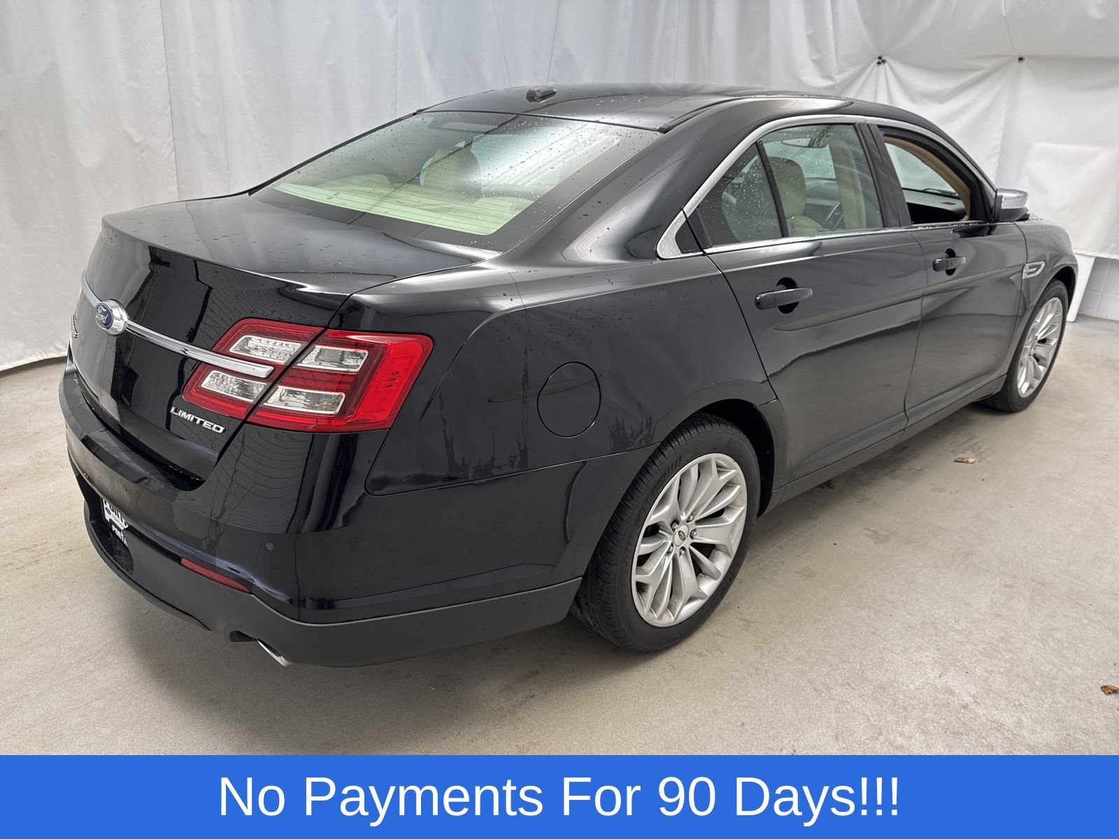 Used 2018 Ford Taurus Limited with VIN 1FAHP2F84JG120471 for sale in Portage, WI