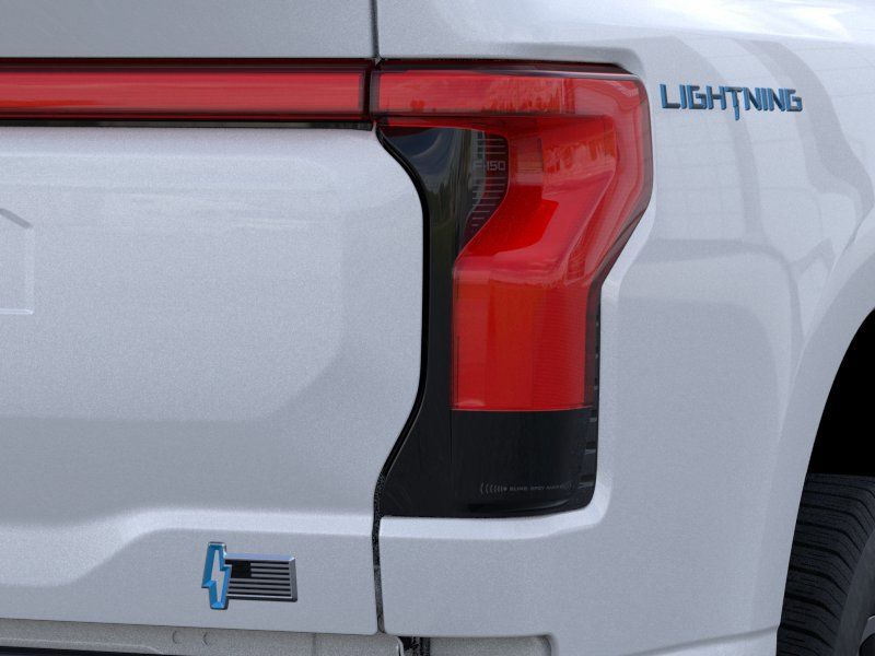 New 2025 Space White Metallic Ford Lariat image 21