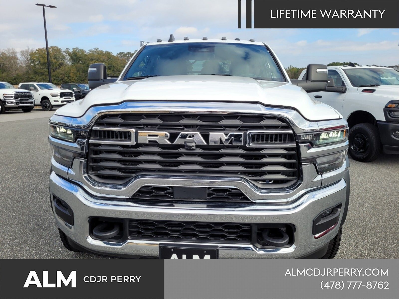 New 2025 Bright White Clearcoat RAM Tradesman image 16