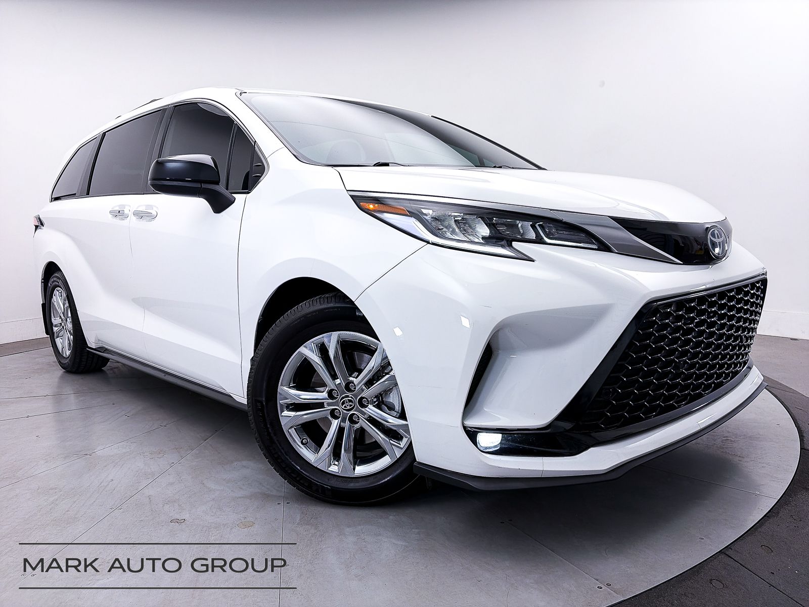 2022 Toyota Sienna XSE