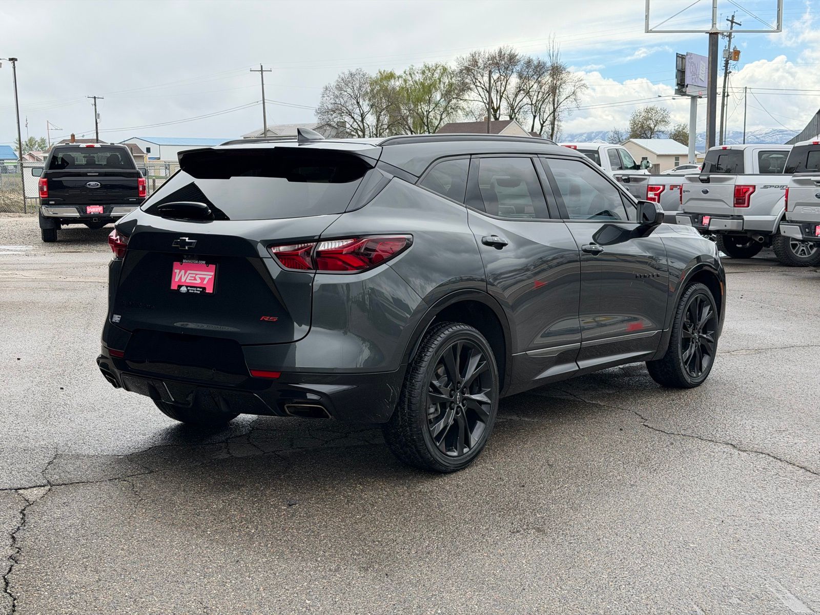 View vehicle photo 7