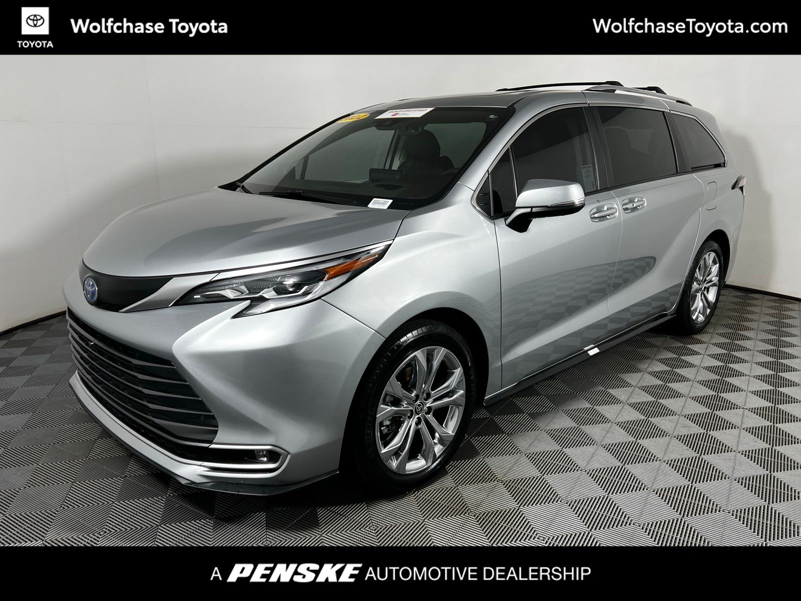 2022 Toyota Sienna Platinum -
                Cordova, TN