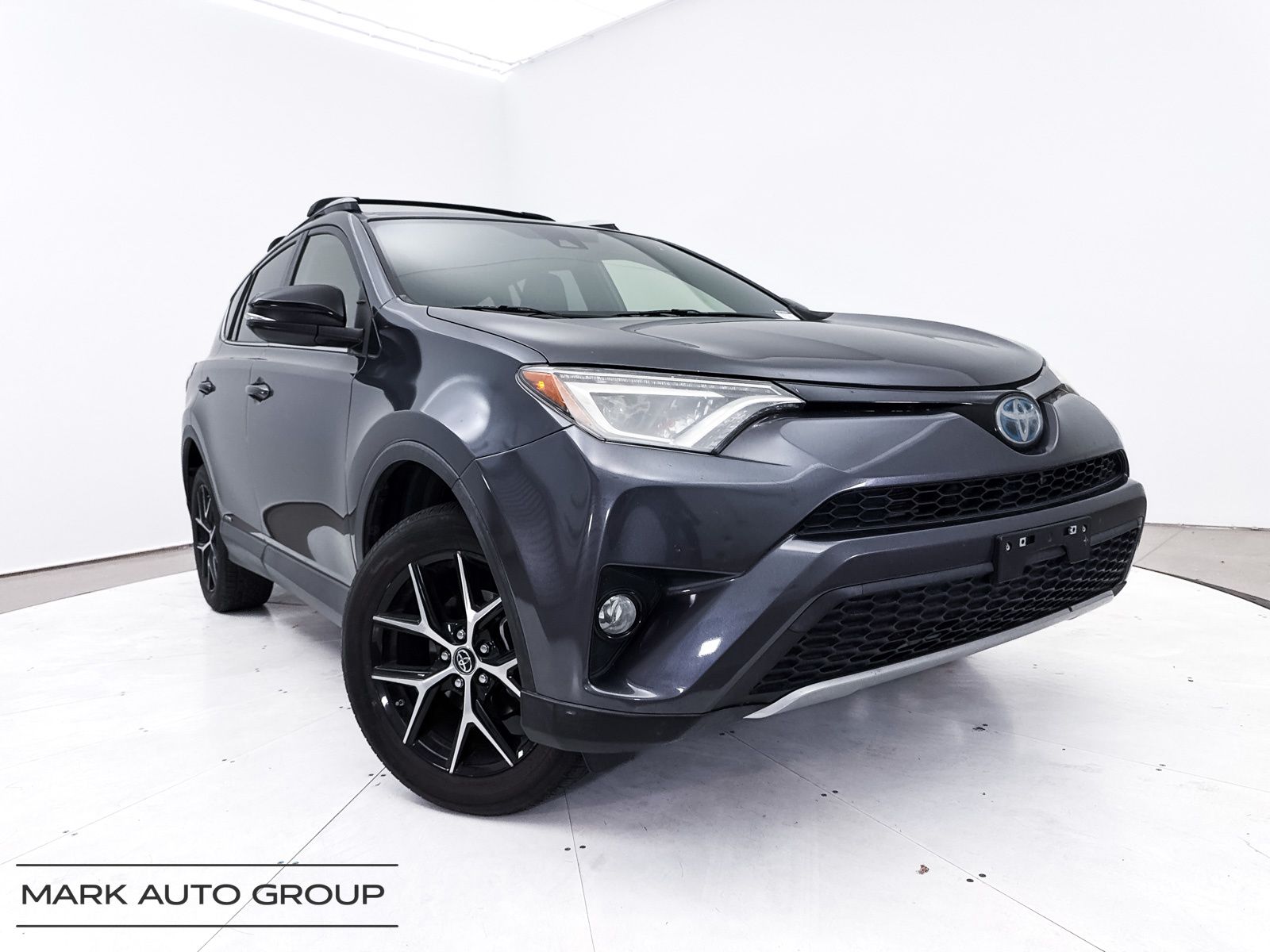 2018 Toyota RAV4 Hybrid SE