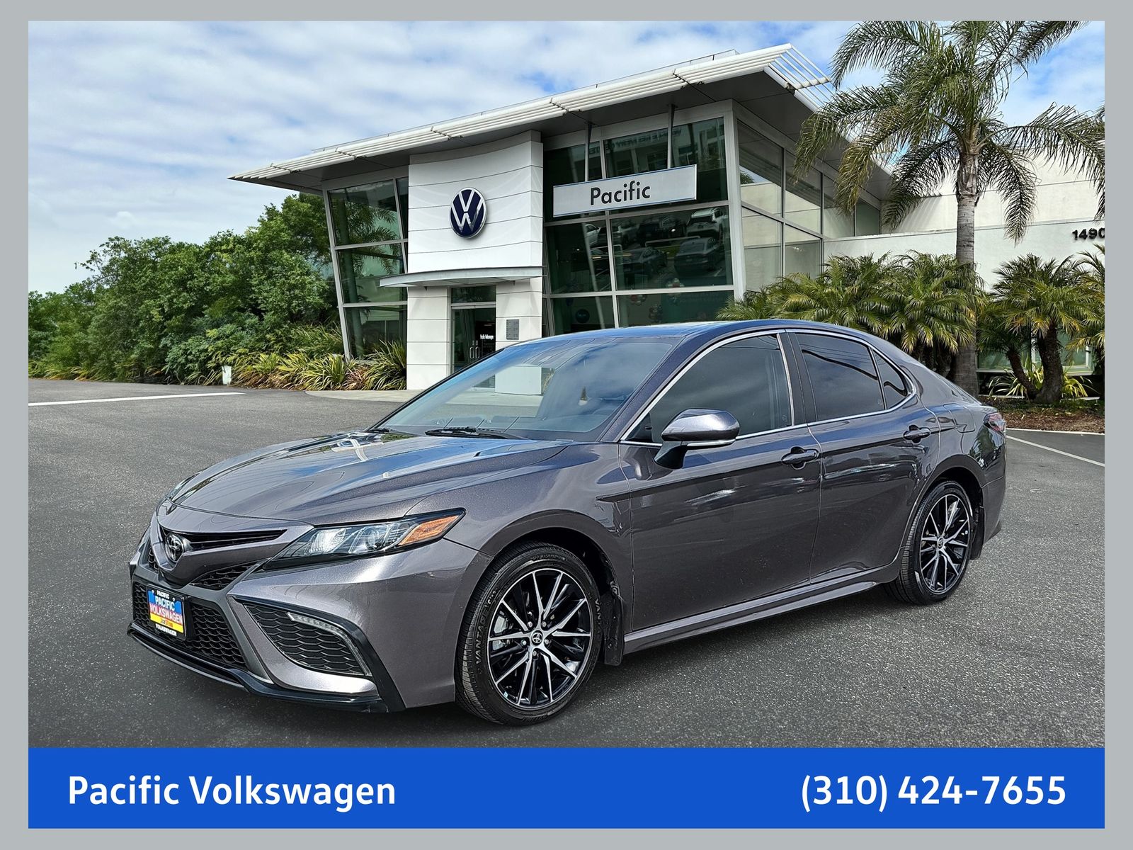 Predawn Gray Mica 2023 Toyota Camry Sedan Front-Wheel Drive 8-Speed Automatic