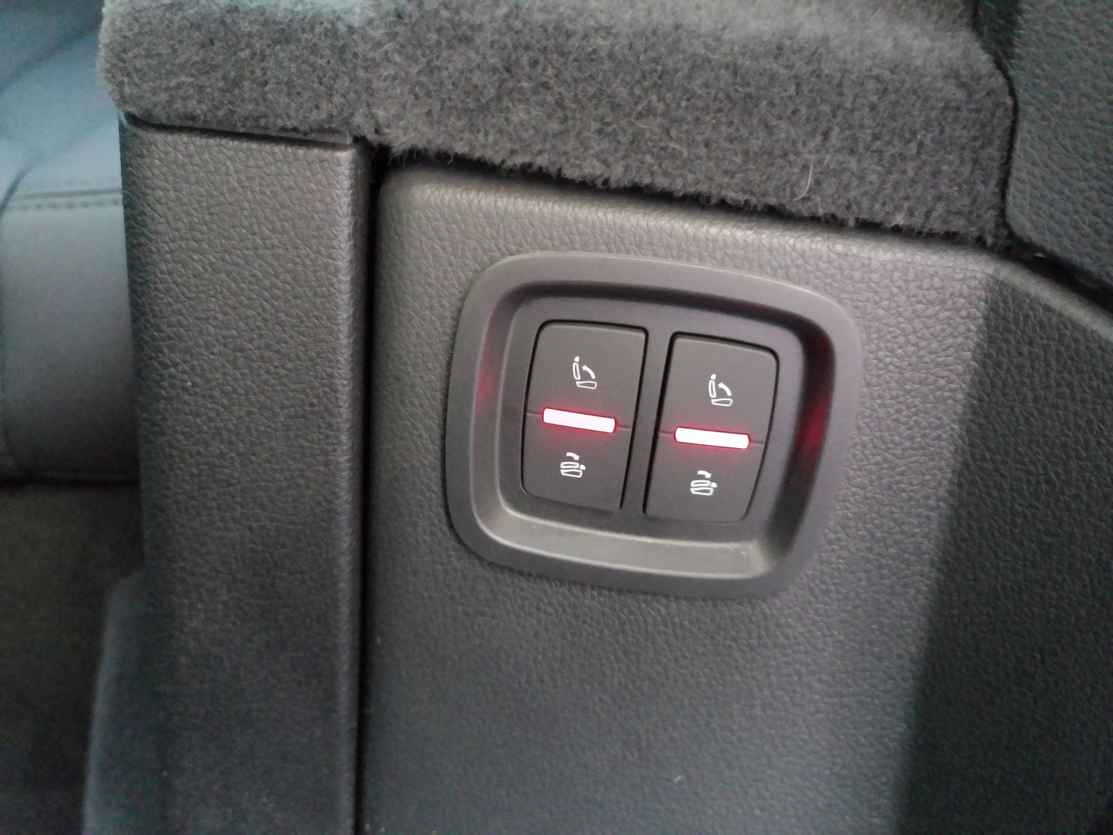 Used 2022  Audi 45 Premium image 24