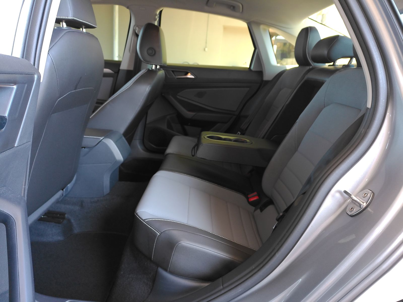 Used 2025 Silver Volkswagen 1.5T SE image 5
