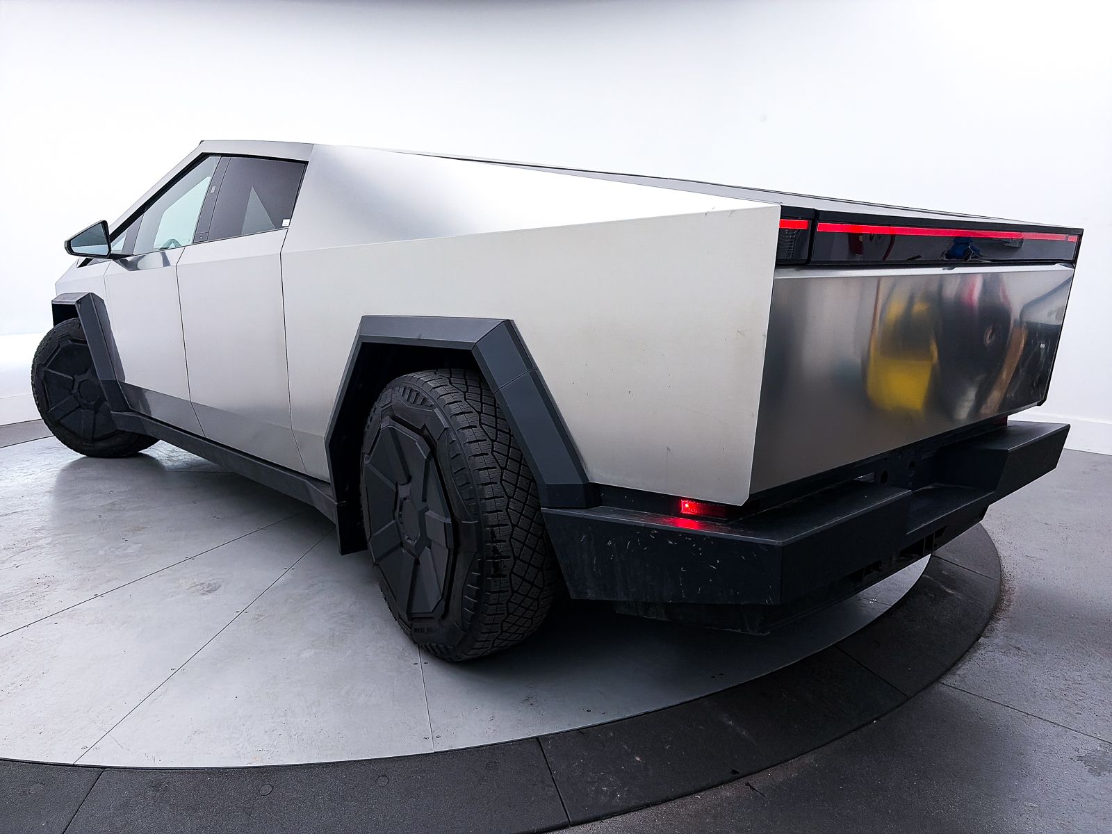 Used 2024 Tesla Cybertruck Cyberbeast with VIN 7G2CEHEE1RA025029 for sale in Scottsdale, AZ