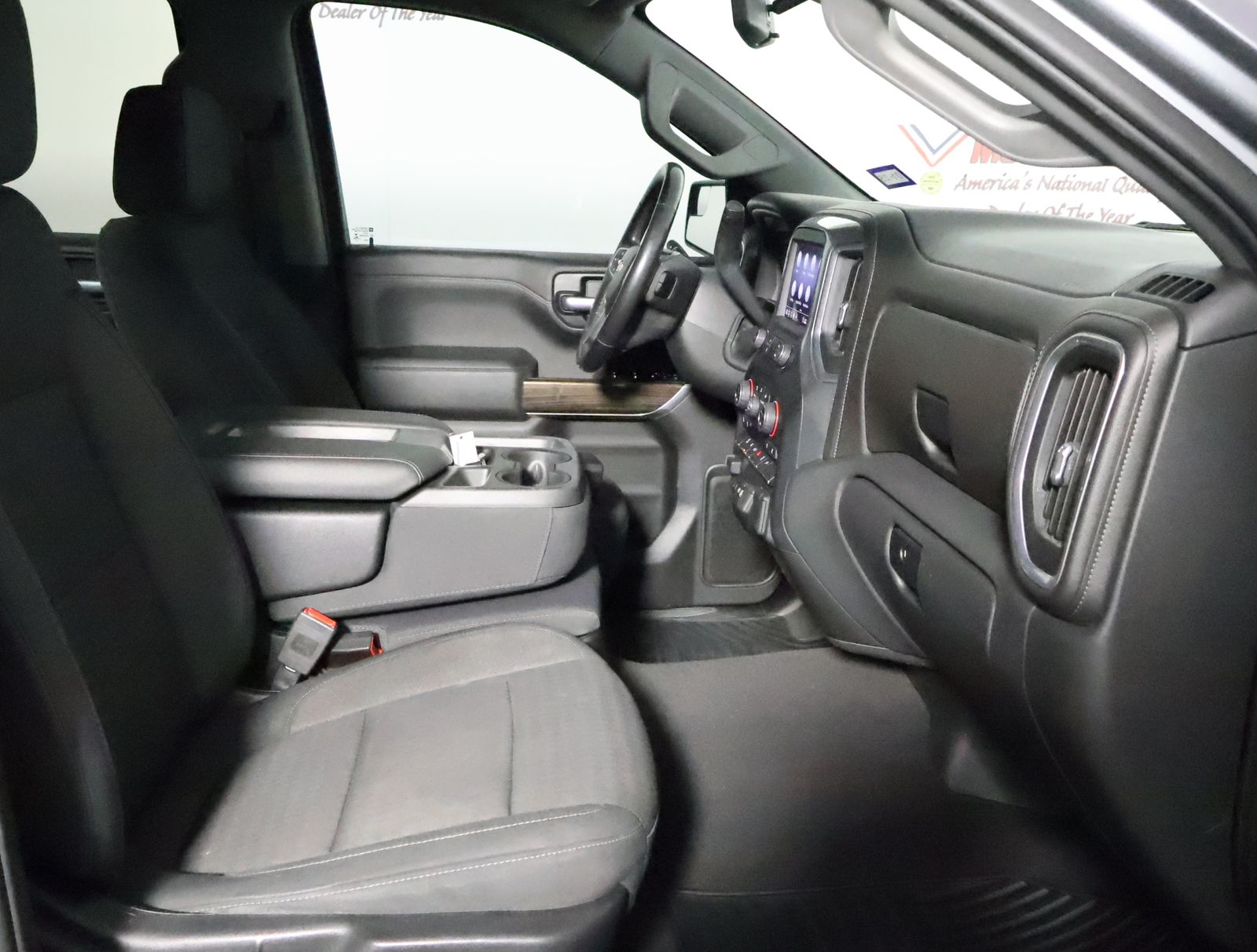 2020 Chevrolet Silverado 1500 LT photo