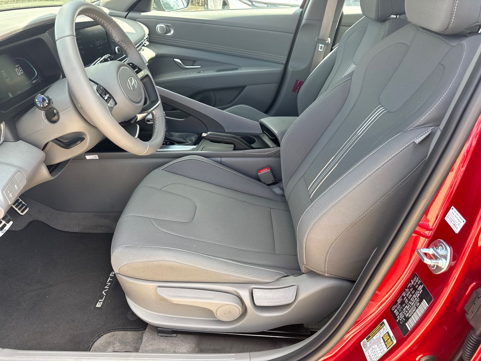 Used 2025 Red Hyundai SEL Sport image 9