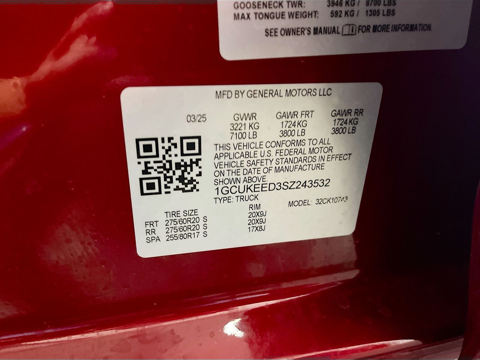 Used 2025 Red Chevrolet RST image 33