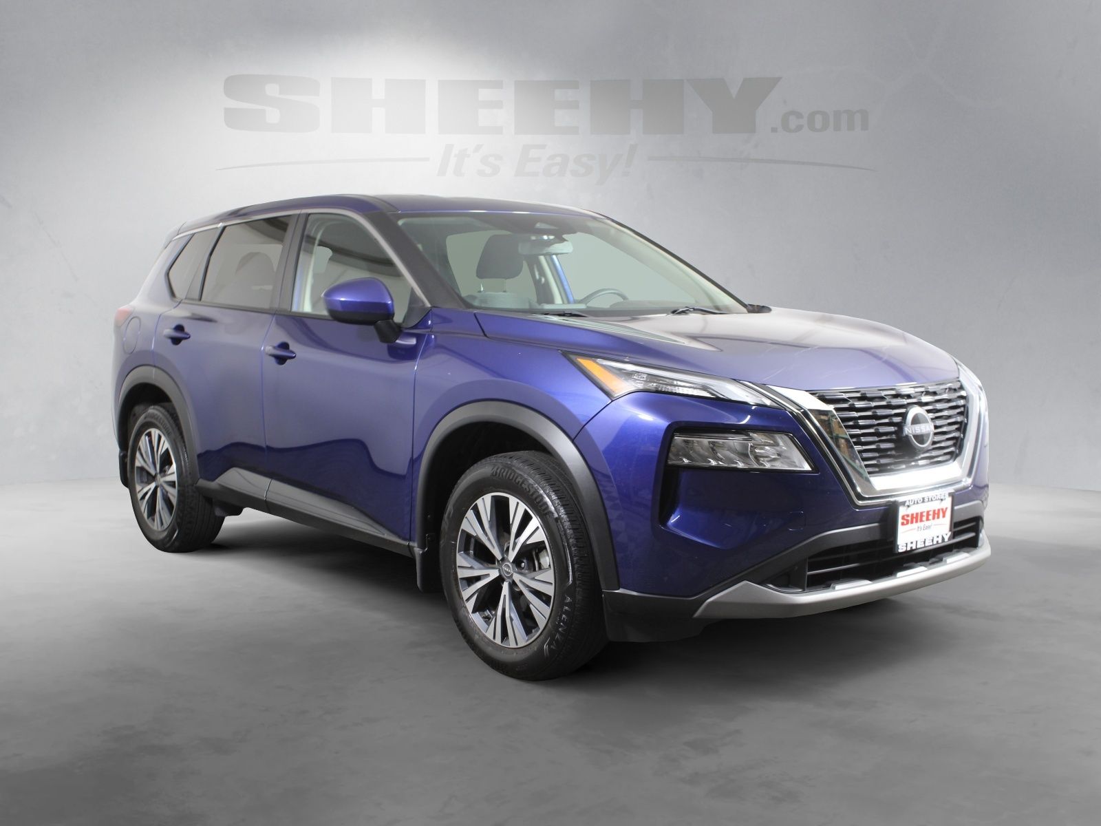 Used 2023 Blue Nissan SV image 2
