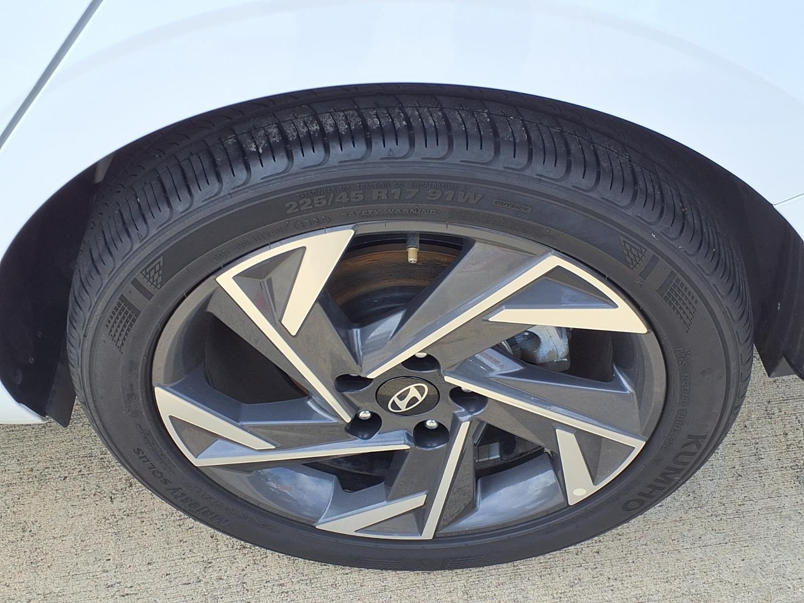 2025 Hyundai Elantra SEL Convenience - 9