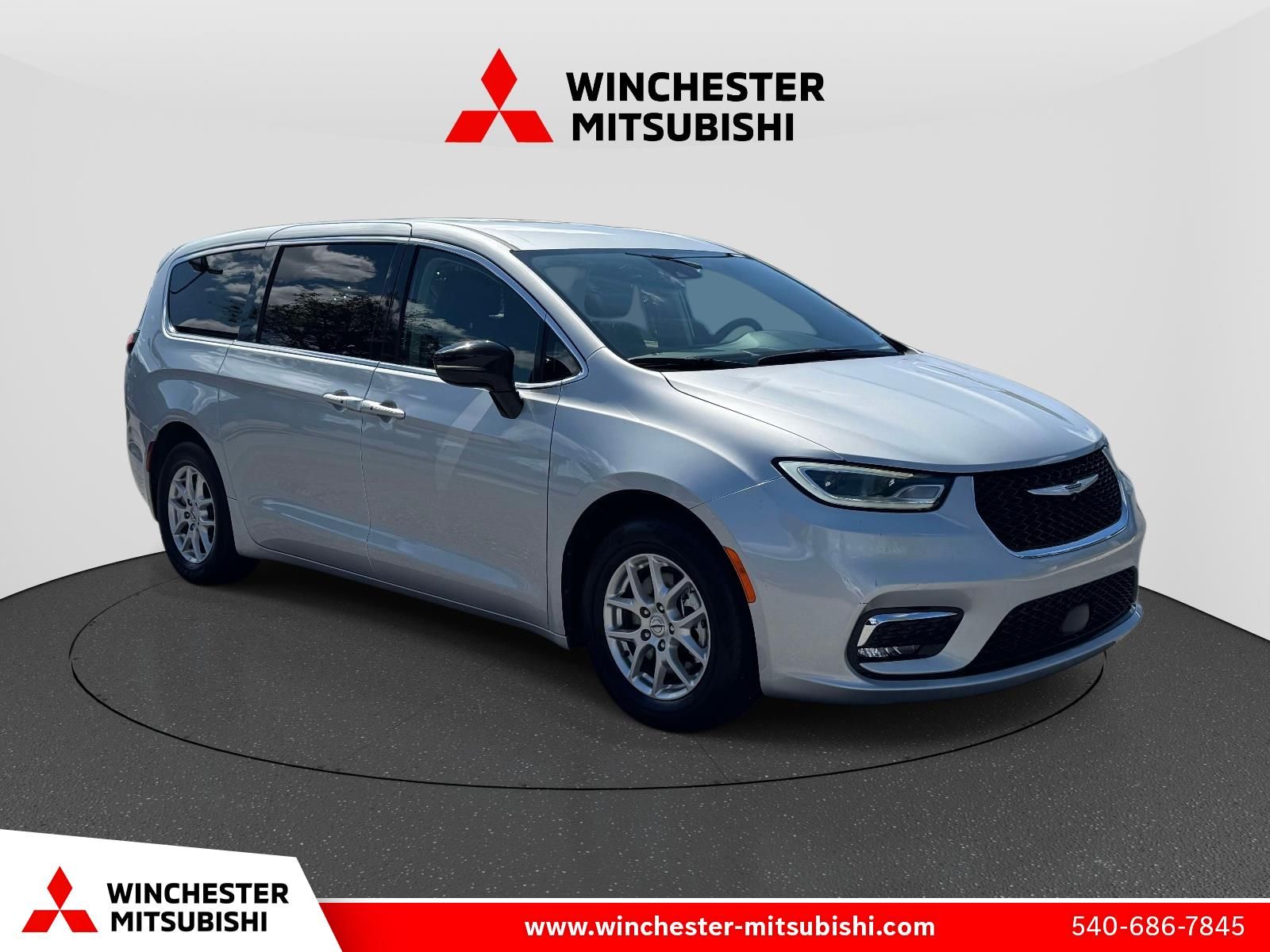 Silver Mist Clearcoat 2024 Chrysler Pacifica Minivan Front-Wheel Drive 9-Speed Automatic