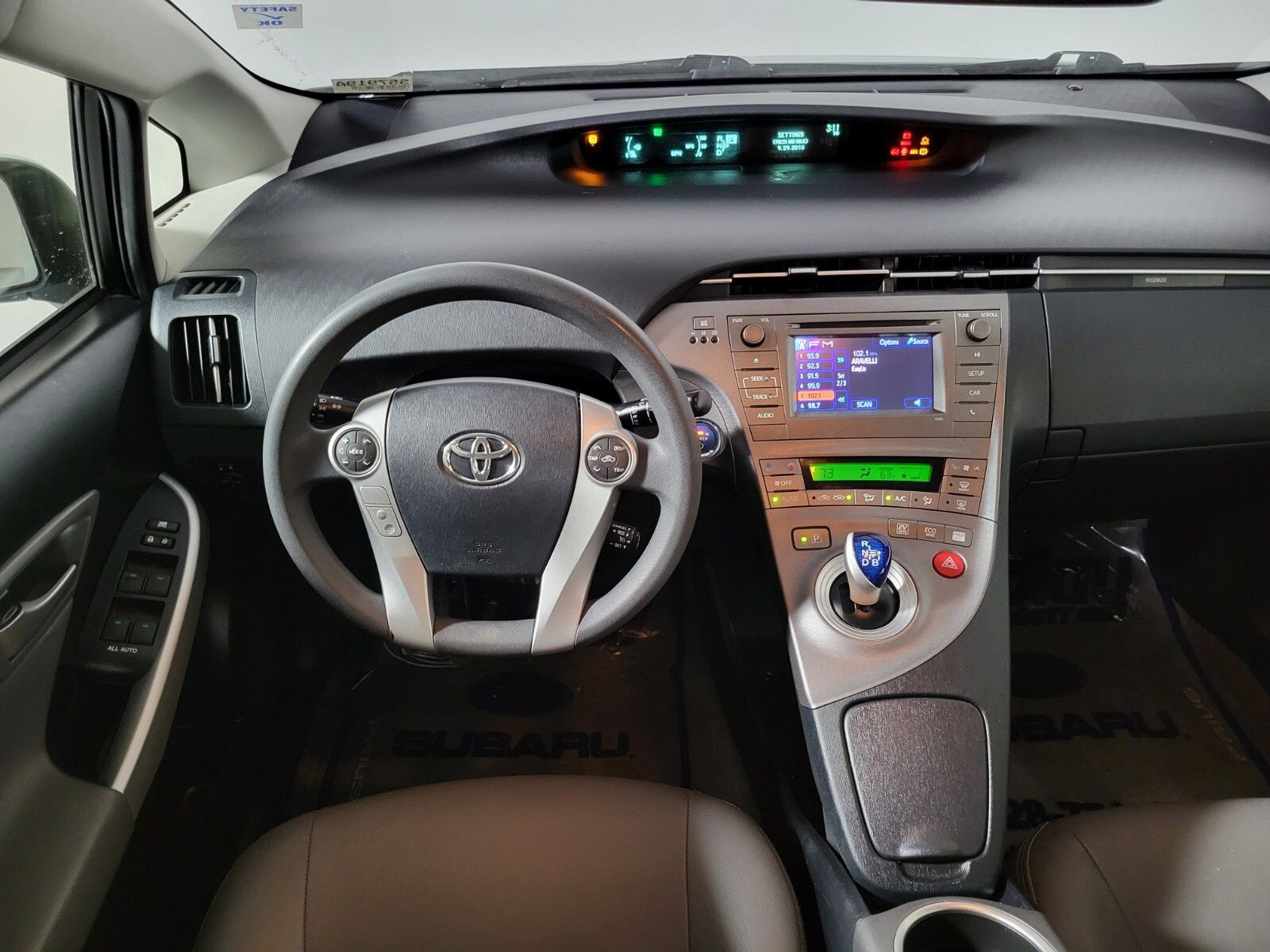 2015 Toyota Prius  27