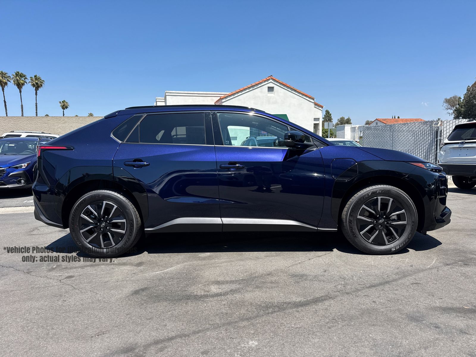 View vehicle photo 5