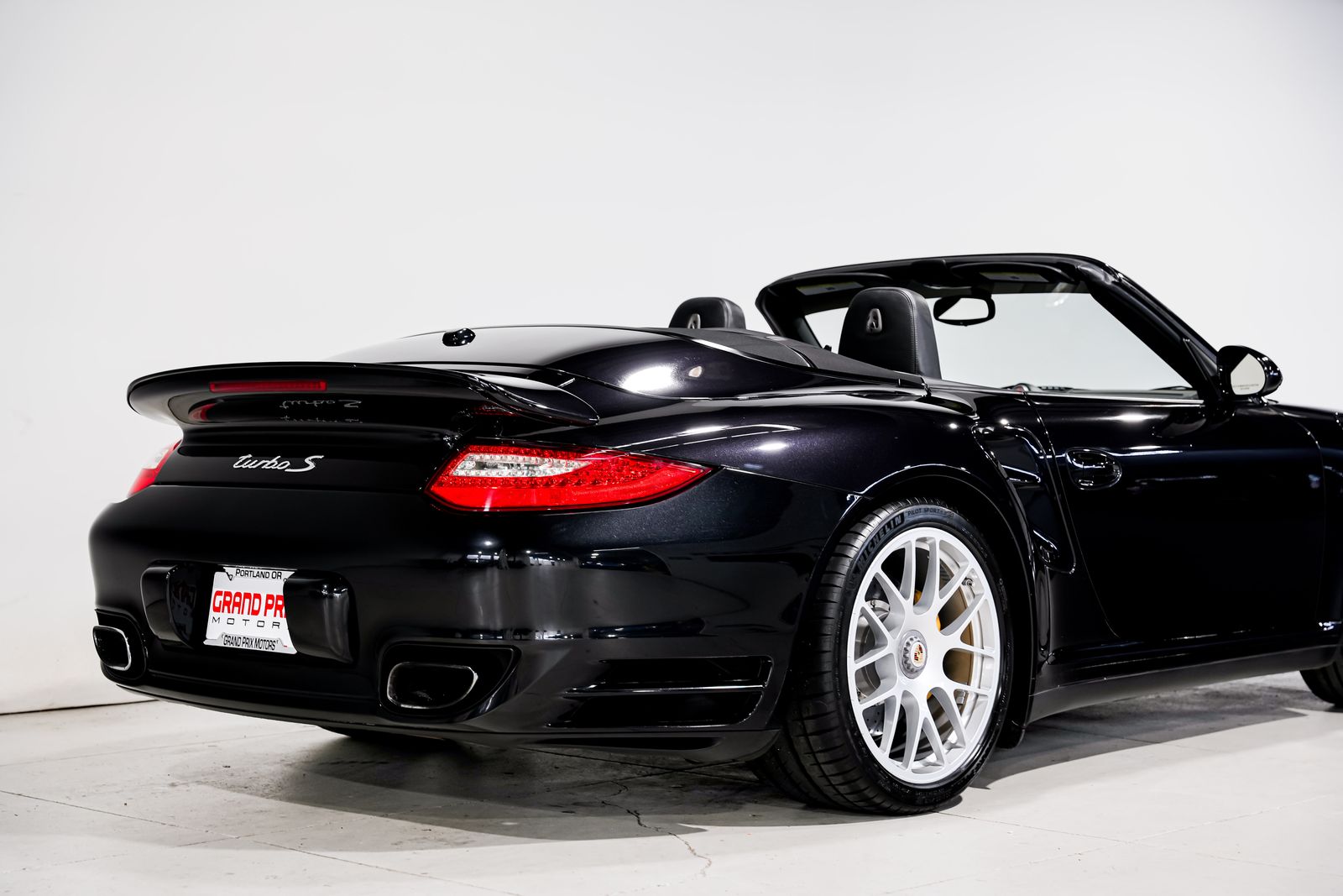 2011 Porsche 911 Turbo S — photo 37