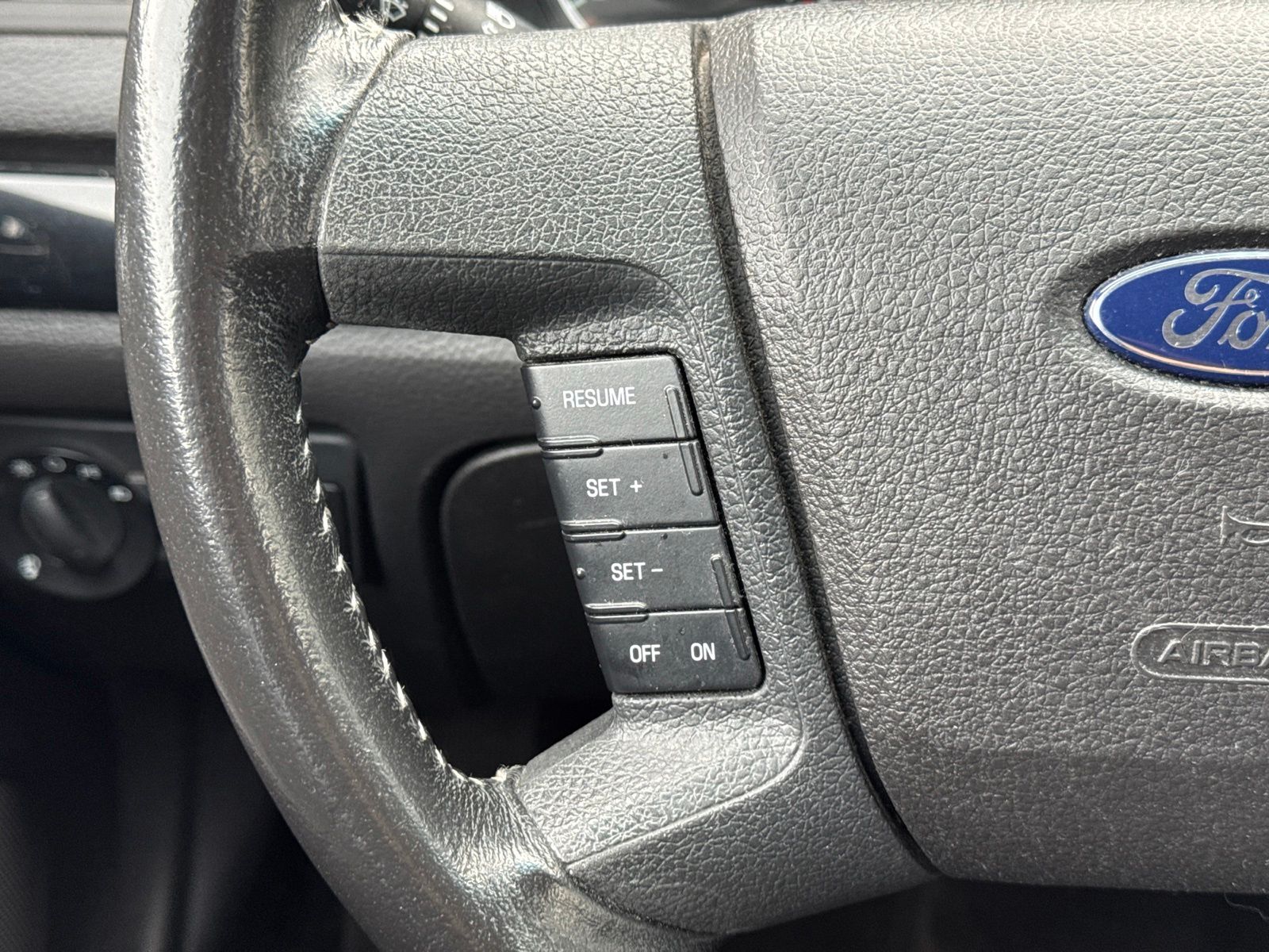 Used 2008 Dune Pearl Clearcoat Metallic Ford SEL image 17