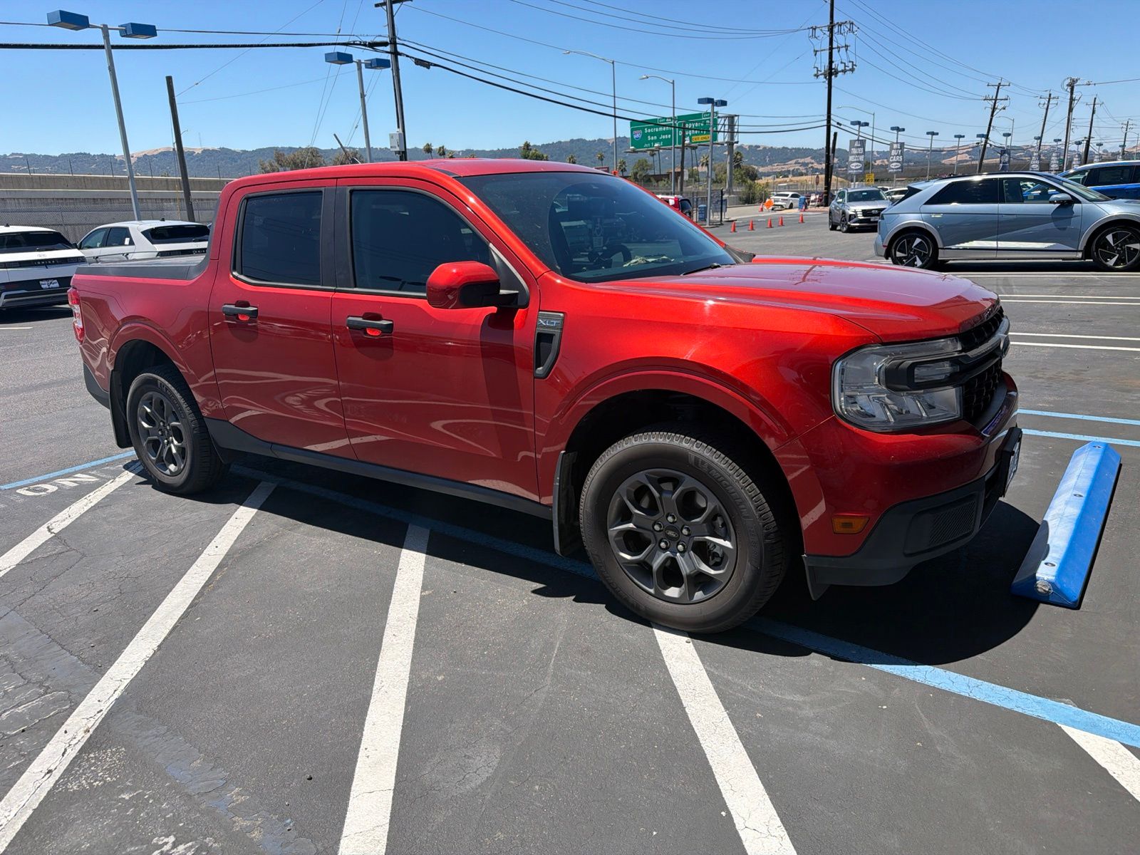 Hot Pepper Red Tinted Clearcoat Metallic 2022 Ford Maverick Pickup Truck Front-Wheel Drive Continuously Variable Transmission