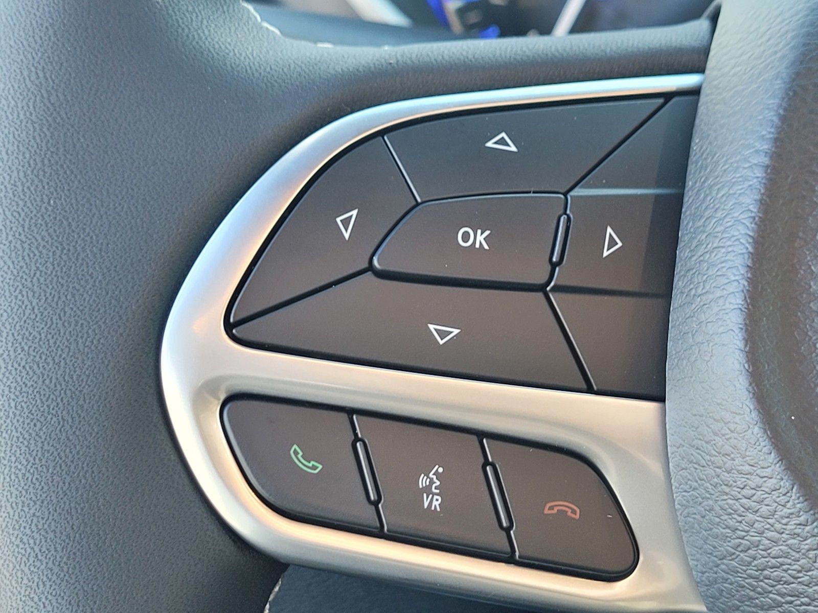 New 2026 White Chrysler Select image 20