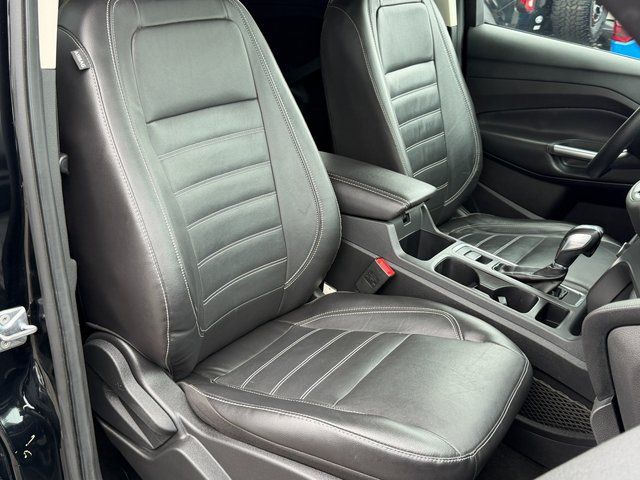 Used 2018 Shadow Black Ford SEL image 32