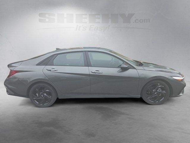 Used 2026 Gray Hyundai SEL Sport image 9
