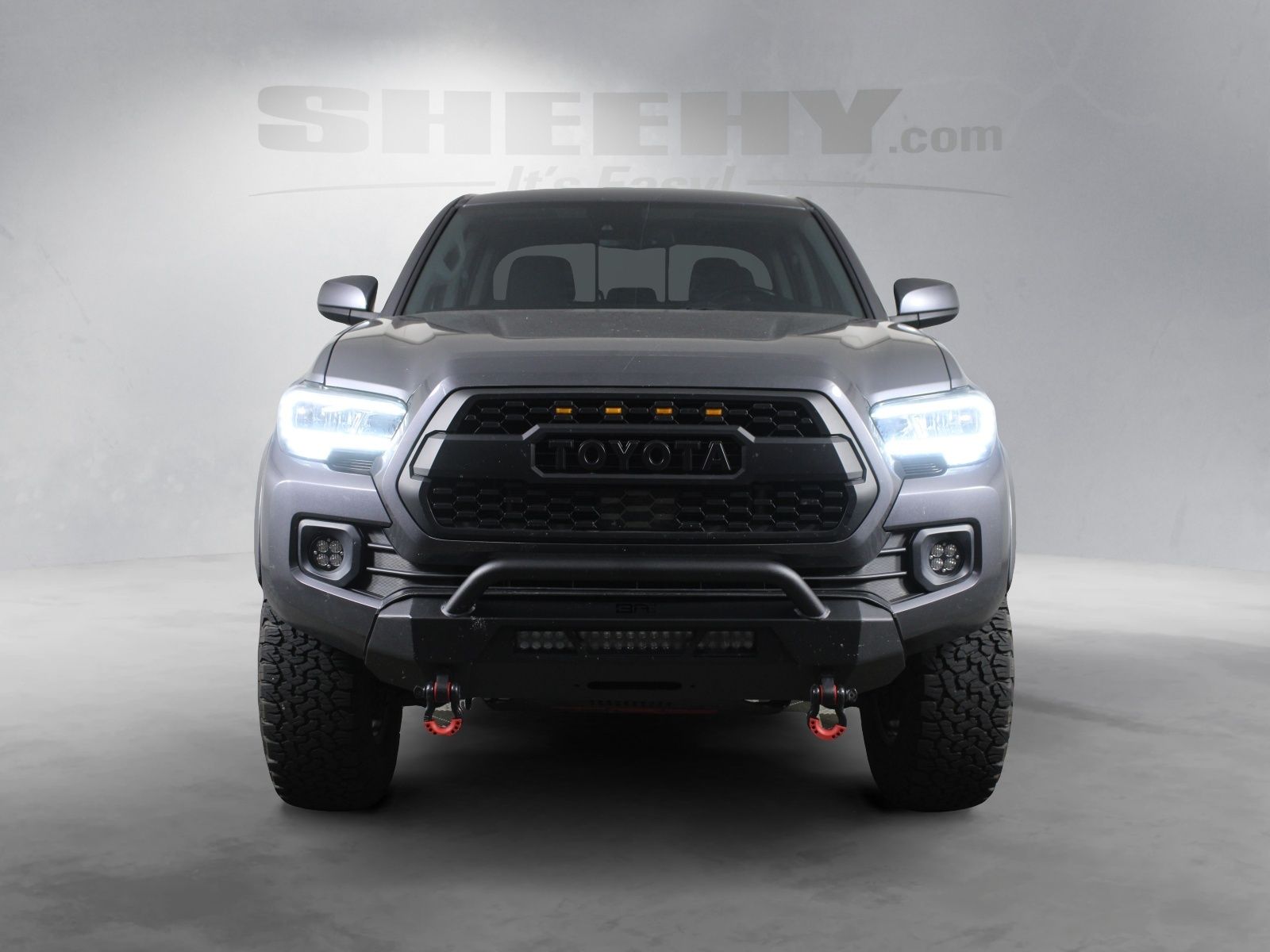 Used 2021 Gray Toyota SR5 image 4