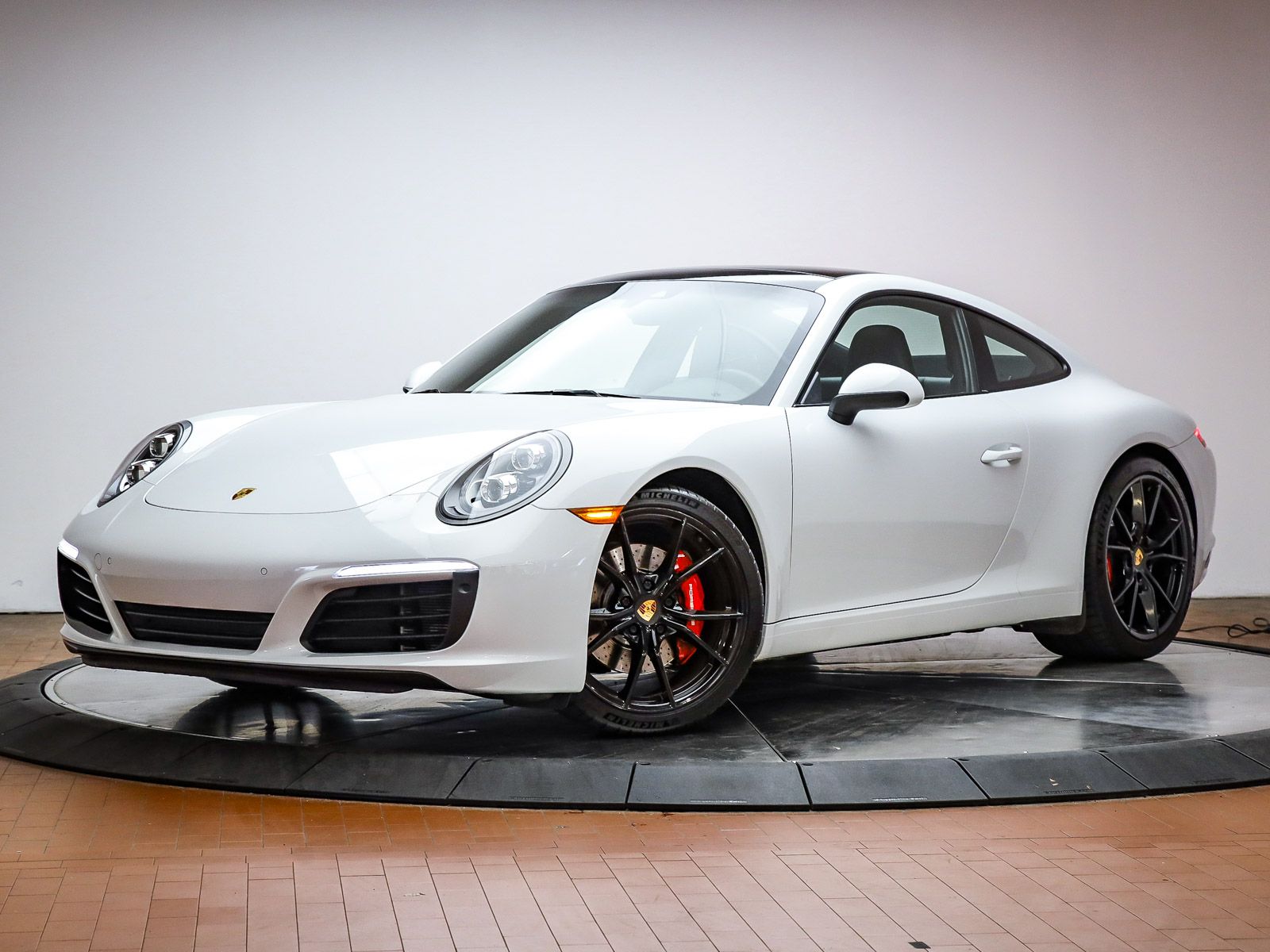 2018 Porsche 911 Carrera S Coupe RWD