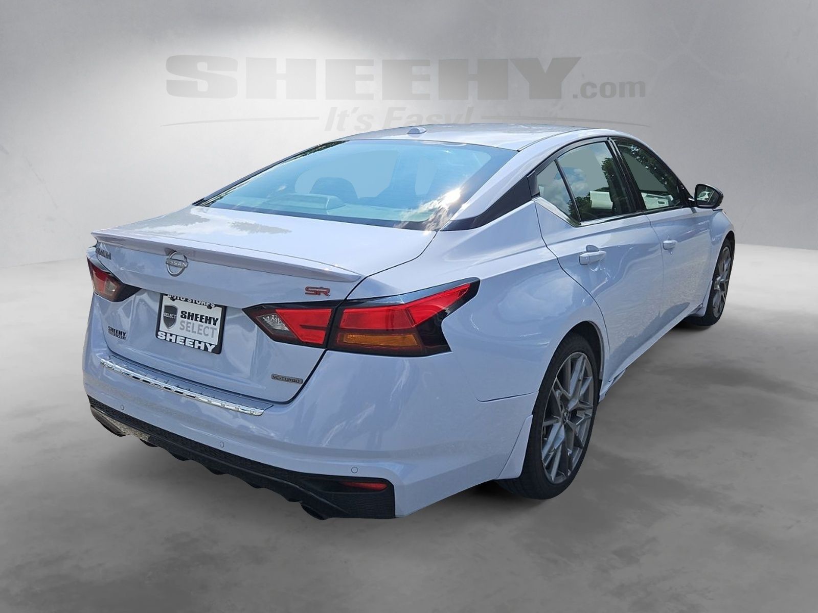 Used 2023 Gray Nissan 2.0 SR image 13
