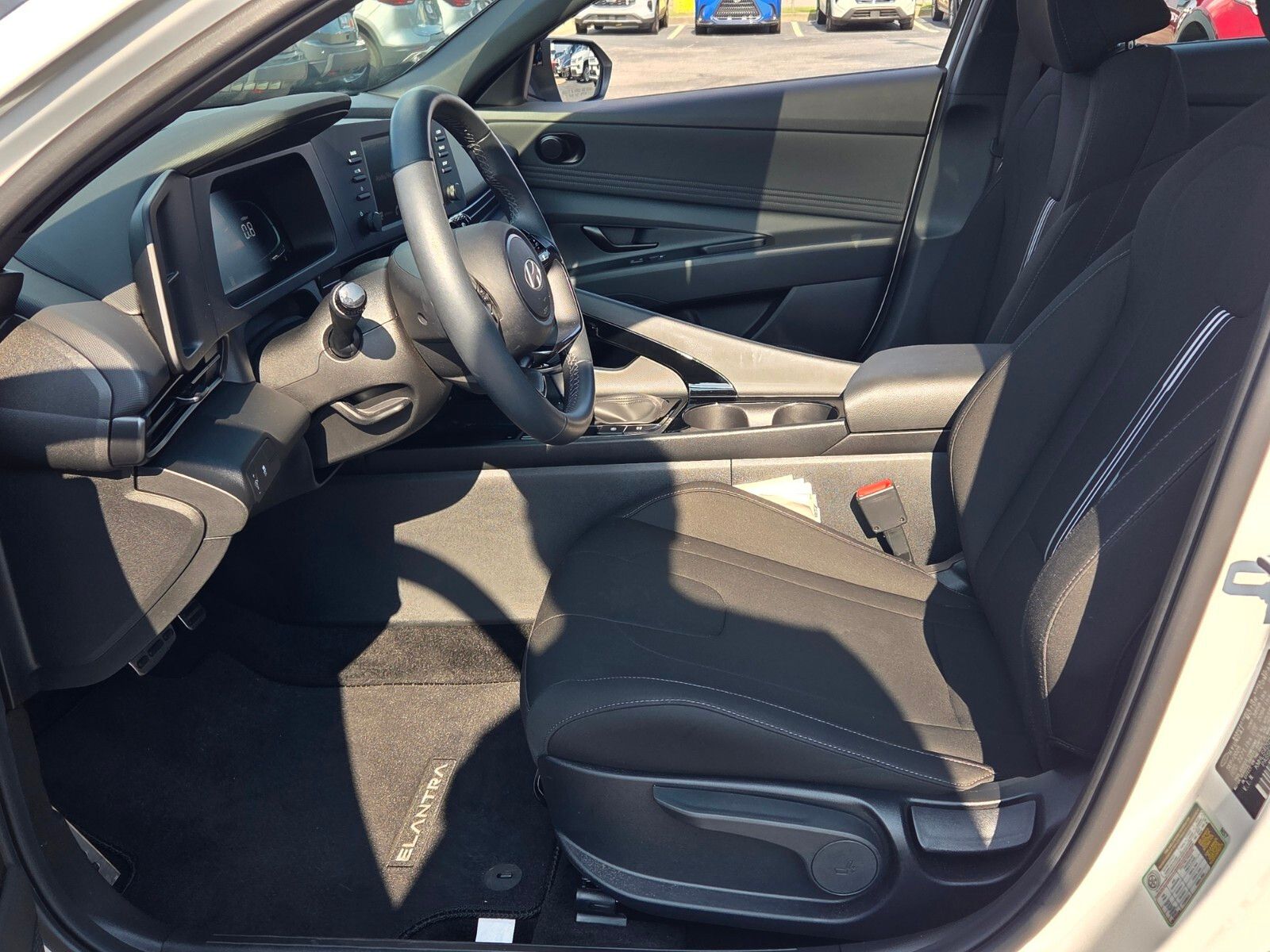 Used 2026 White Hyundai SEL Sport image 5