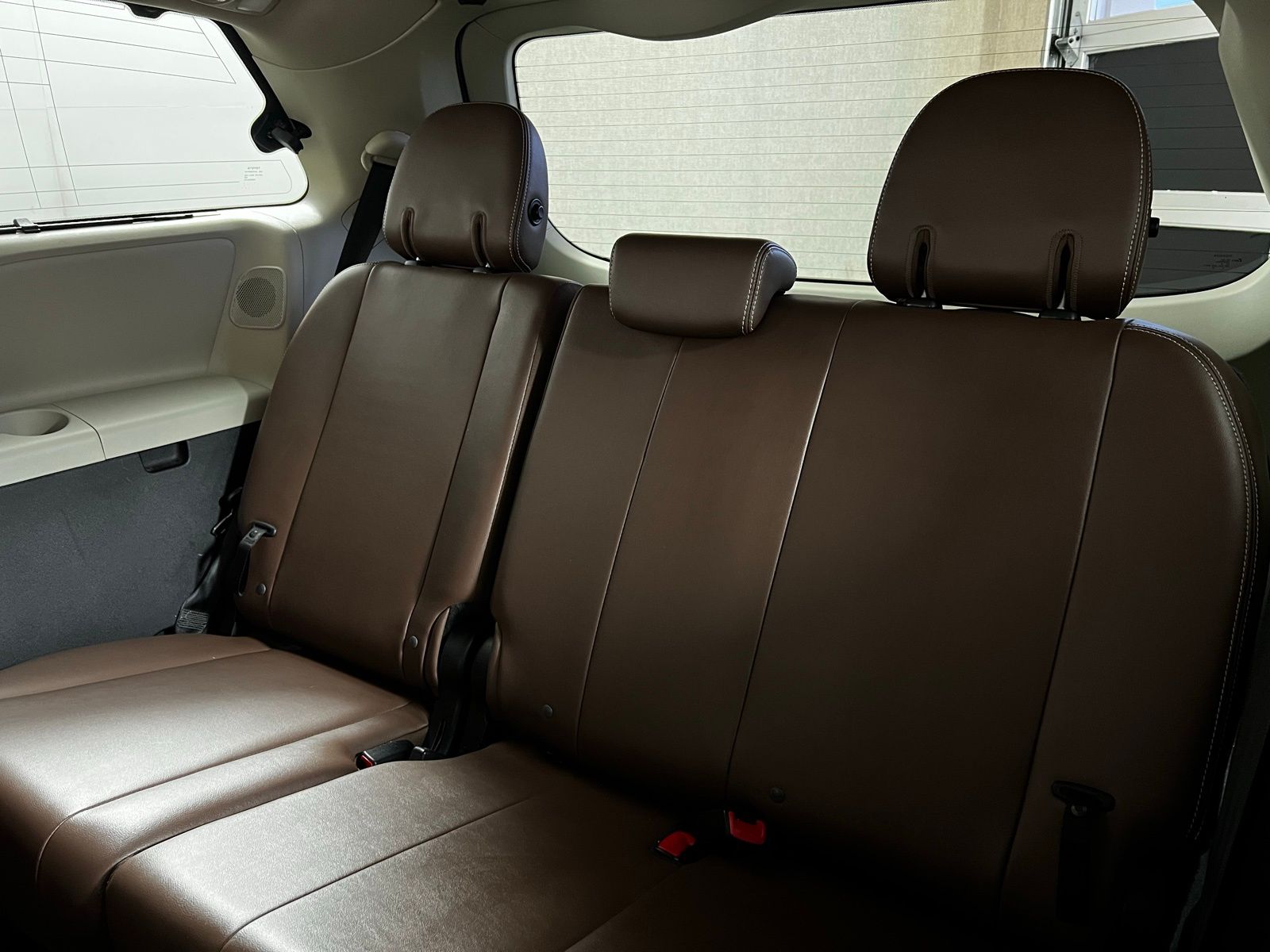 Thumbnail: 2020 Toyota Sienna - 26