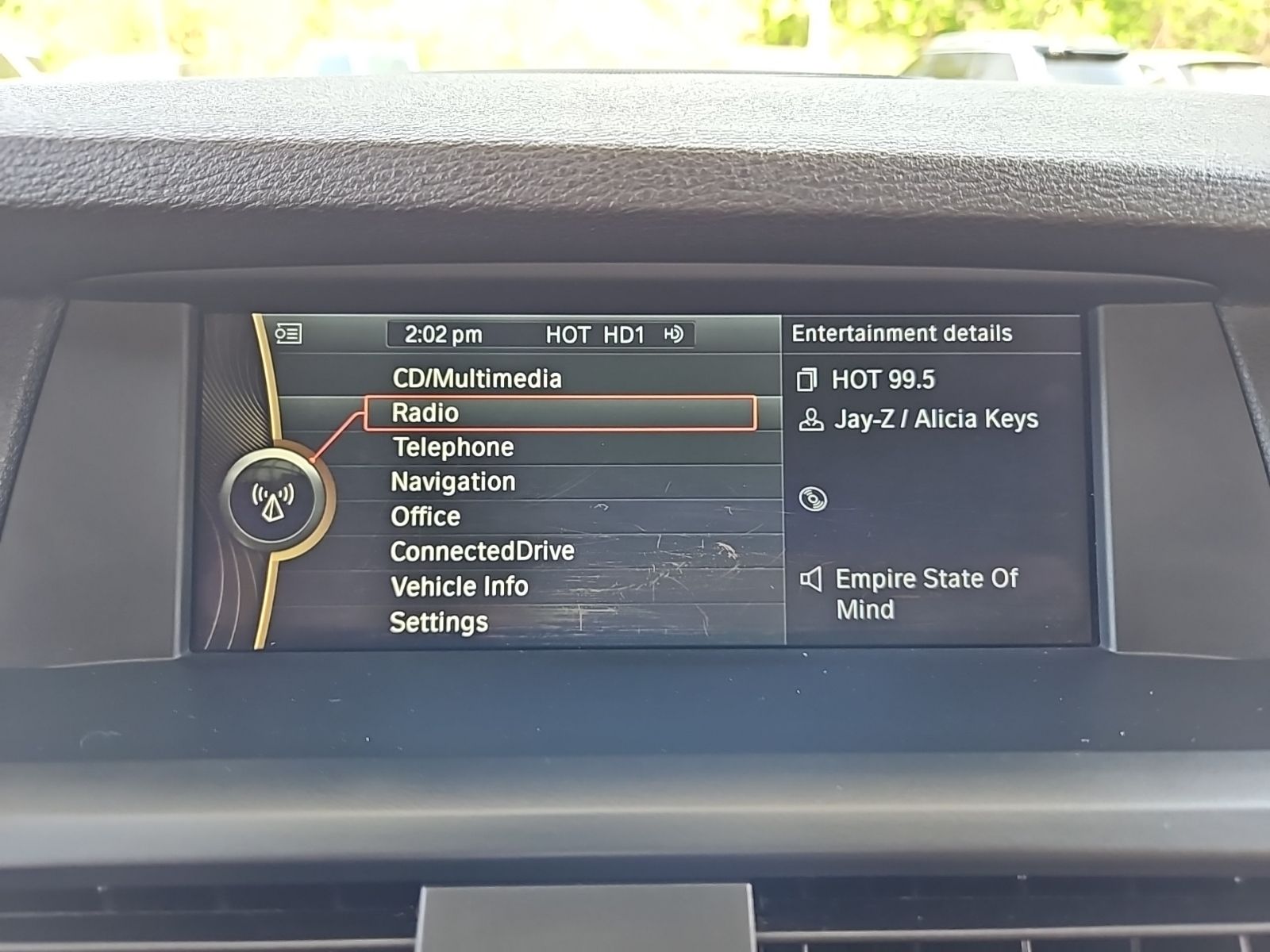 Used 2011 Silver BMW xDrive28i image 4